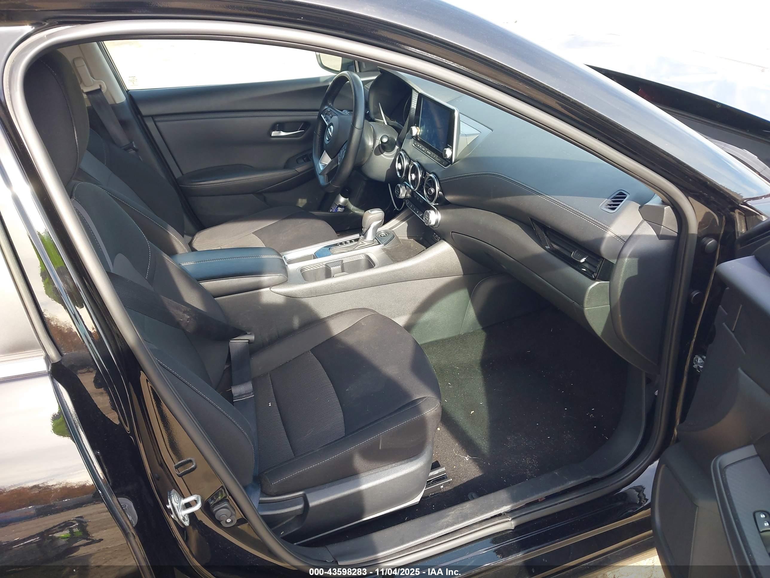 NISSAN SENTRA image 5