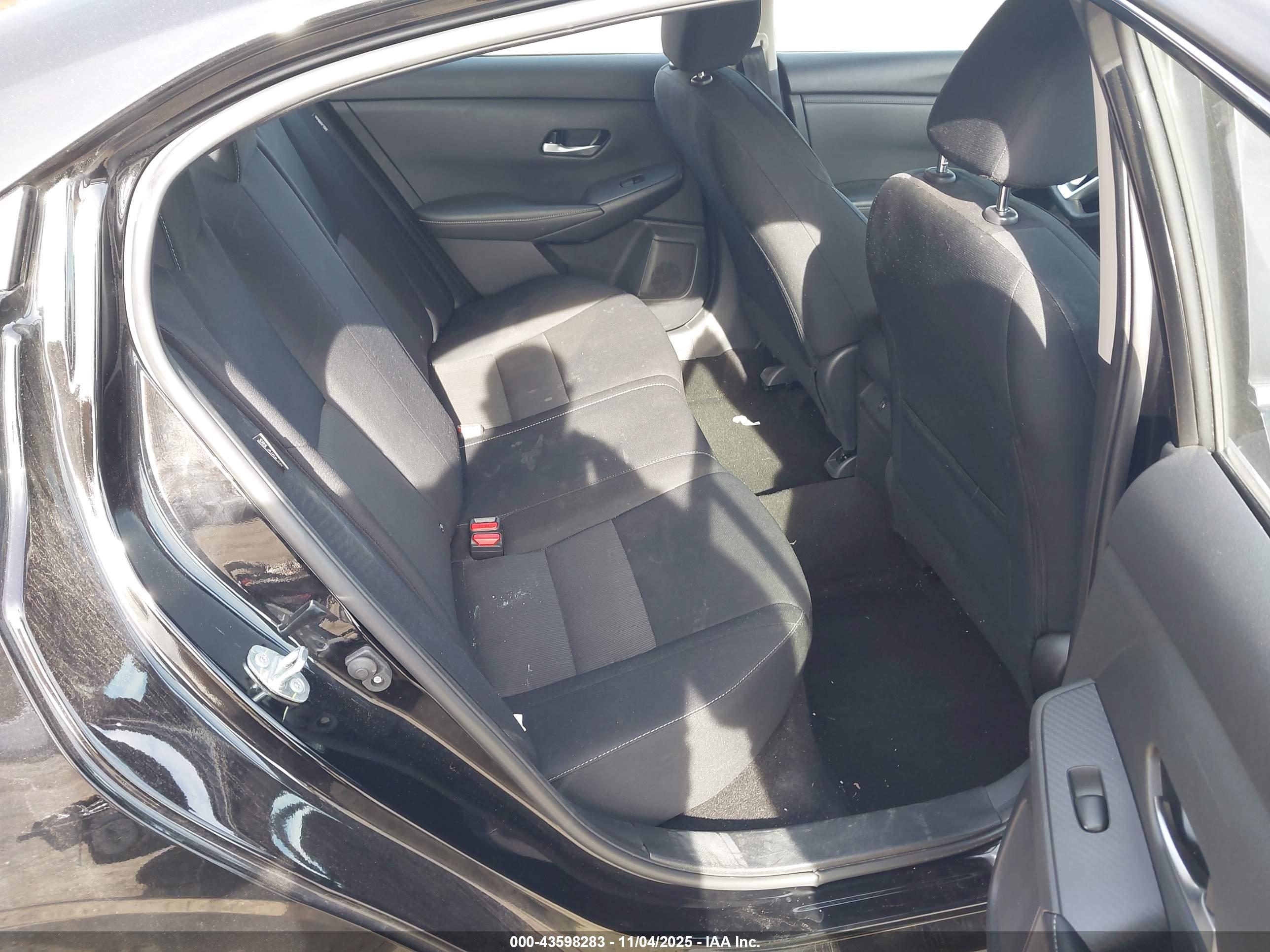 NISSAN SENTRA image 8