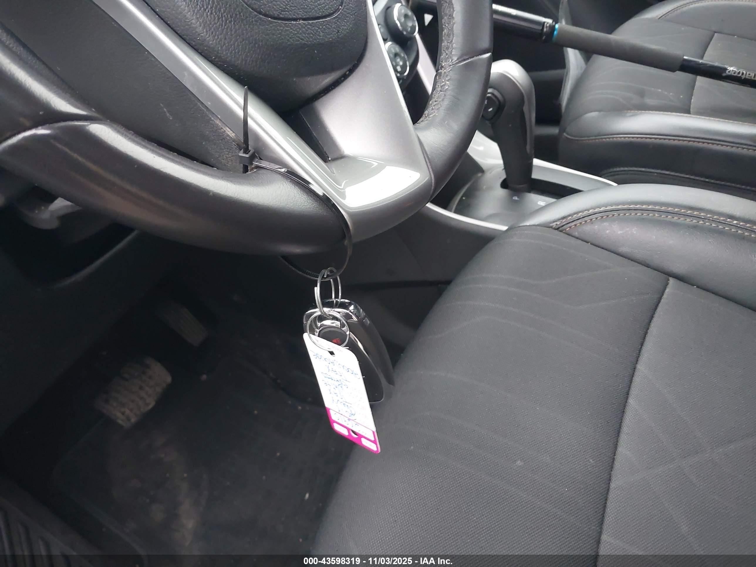 CHEVROLET TRAX image 11