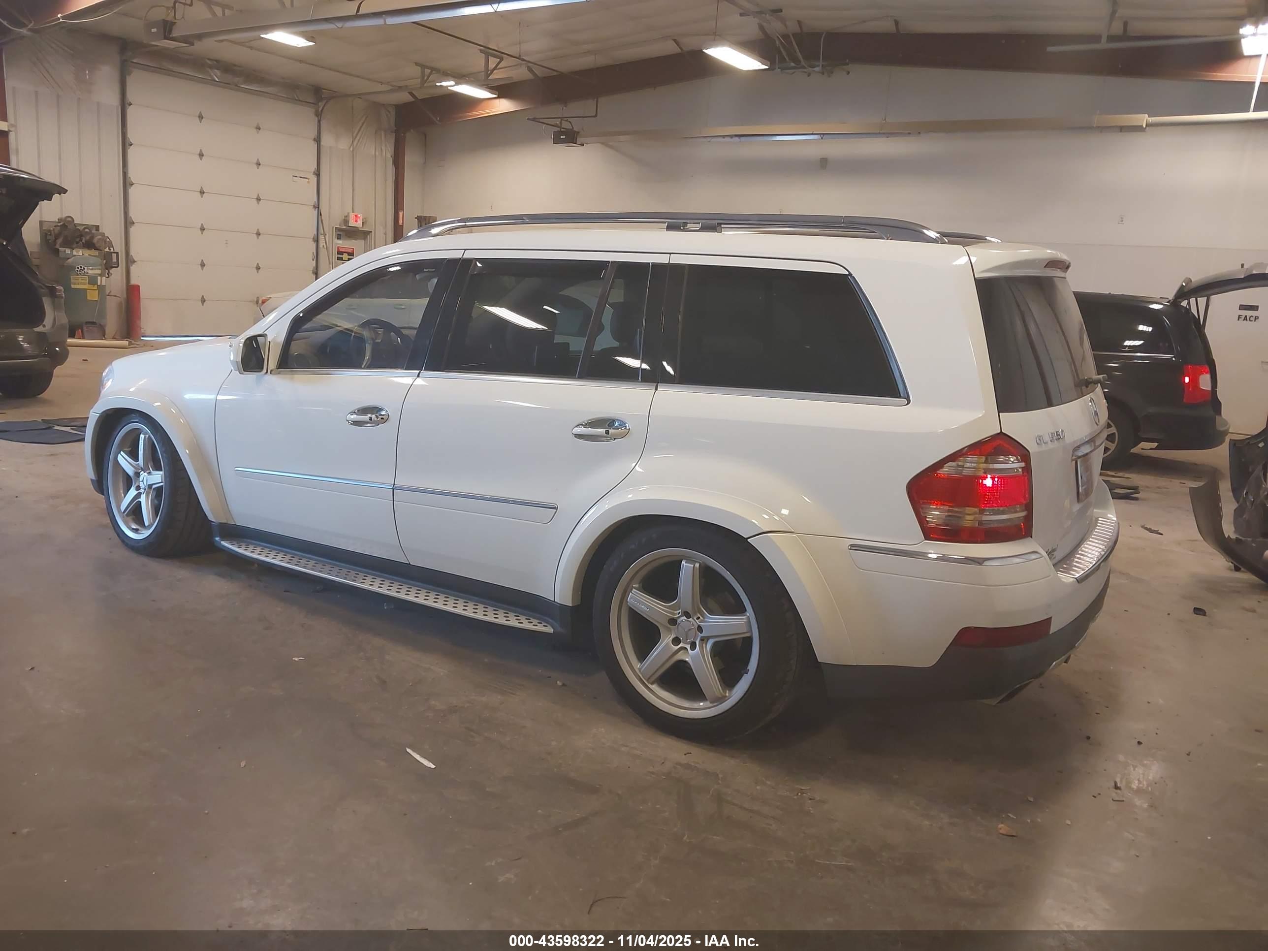MERCEDES-BENZ GL image 3