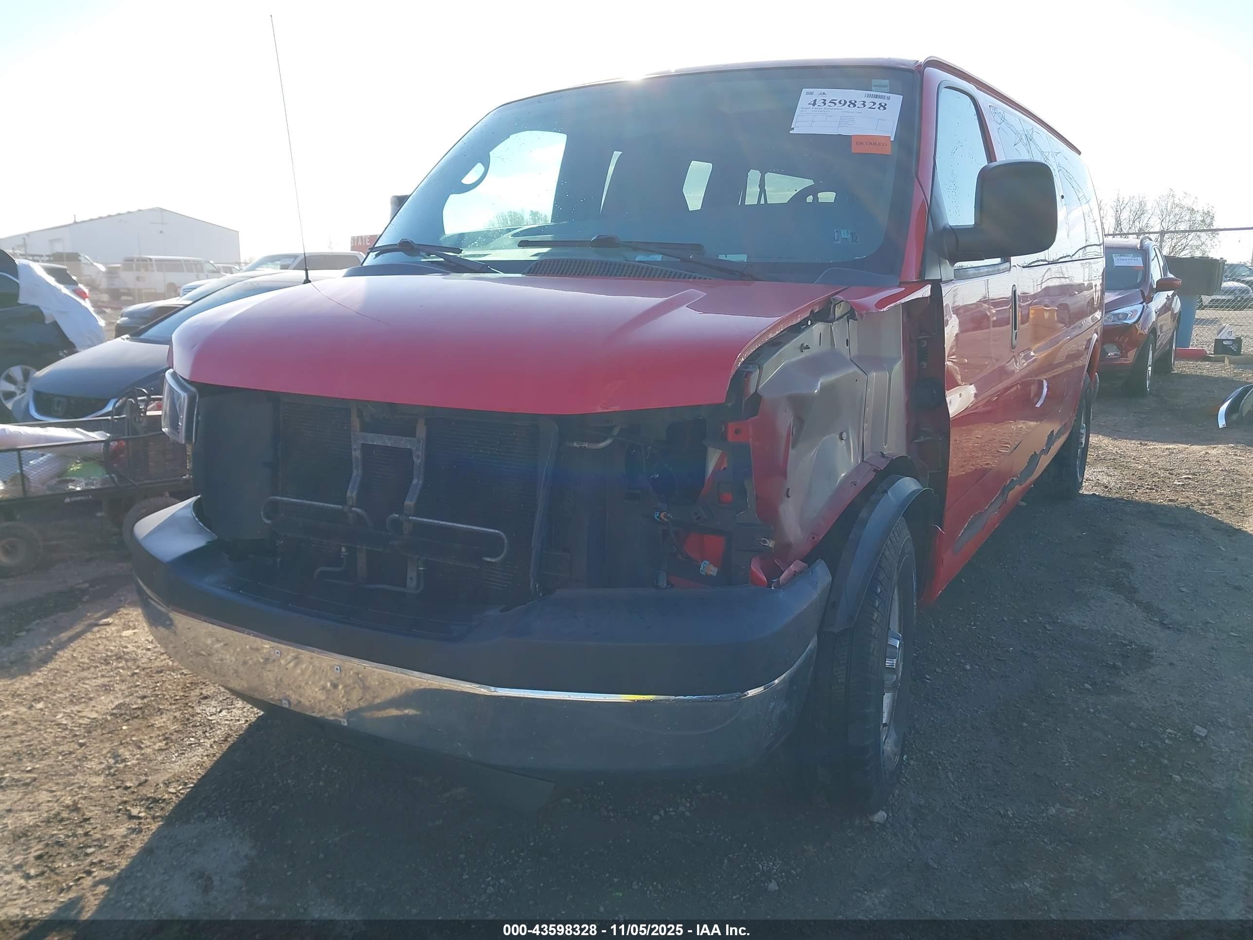 CHEVROLET EXPRESS image 2
