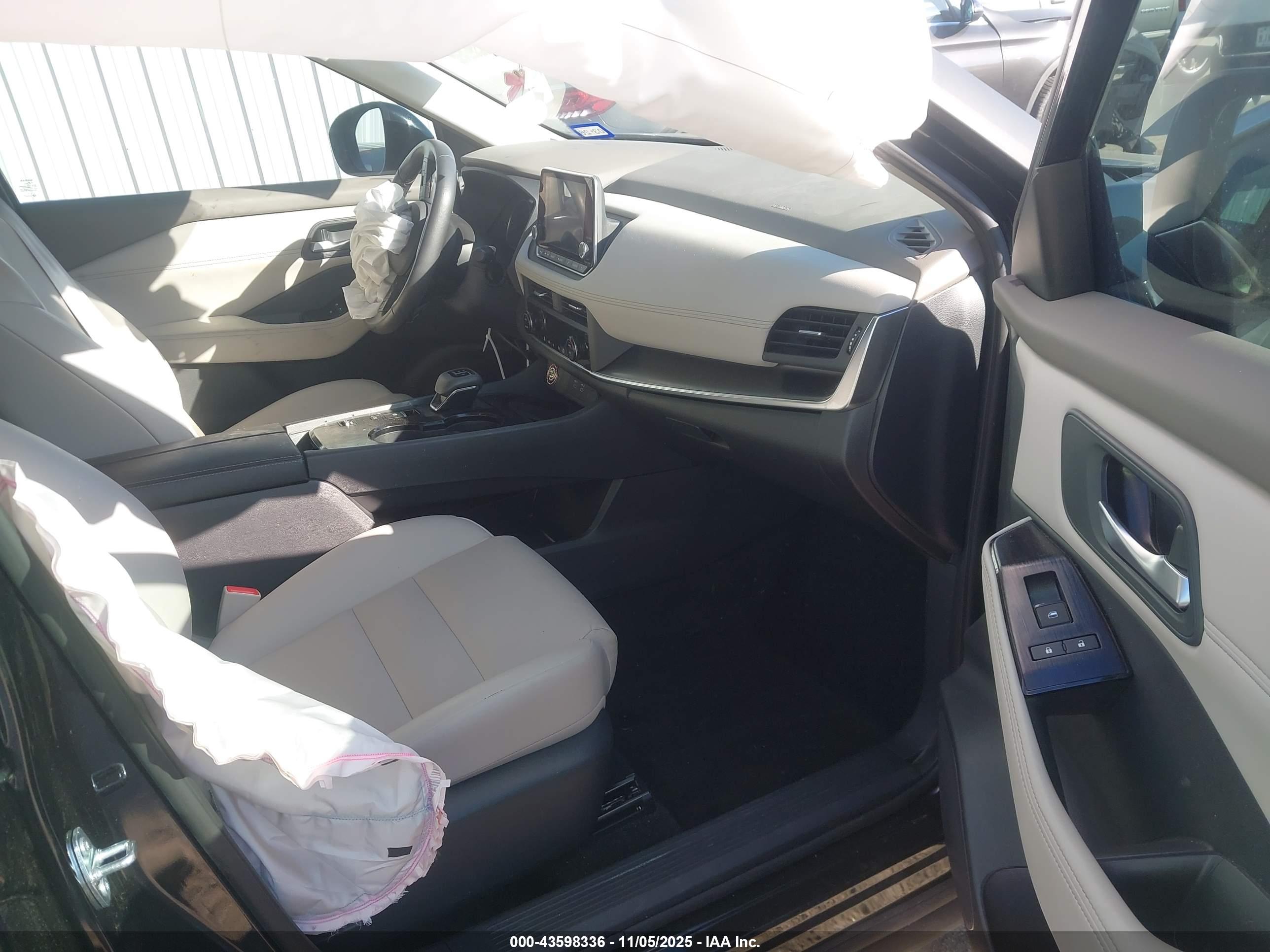 NISSAN ROGUE image 5