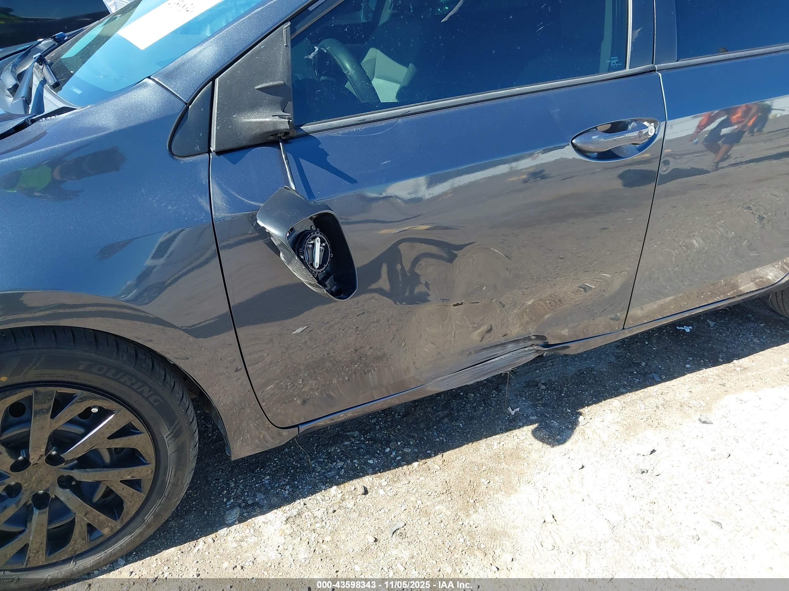 TOYOTA COROLLA image 6