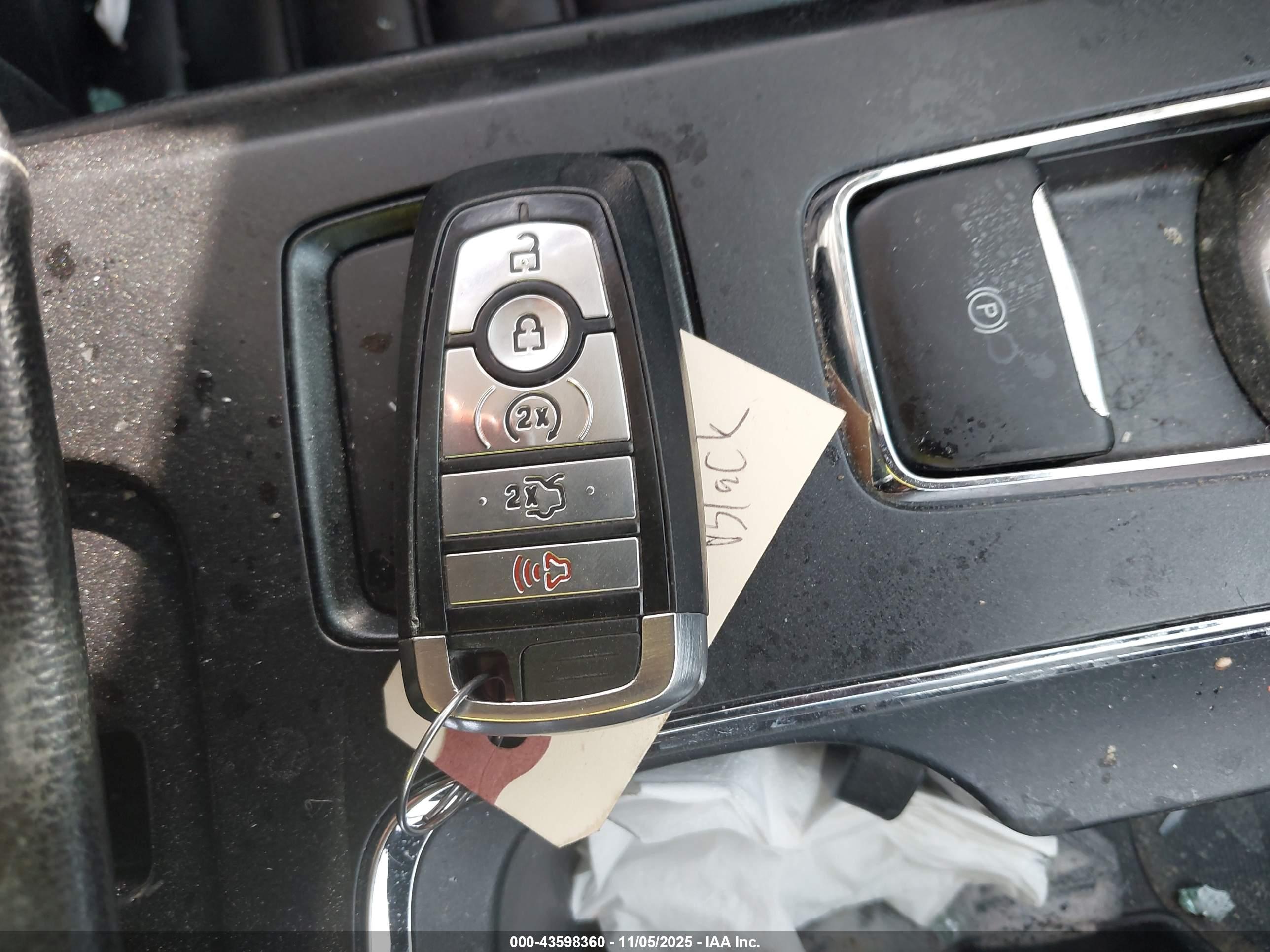 FORD FUSION image 11