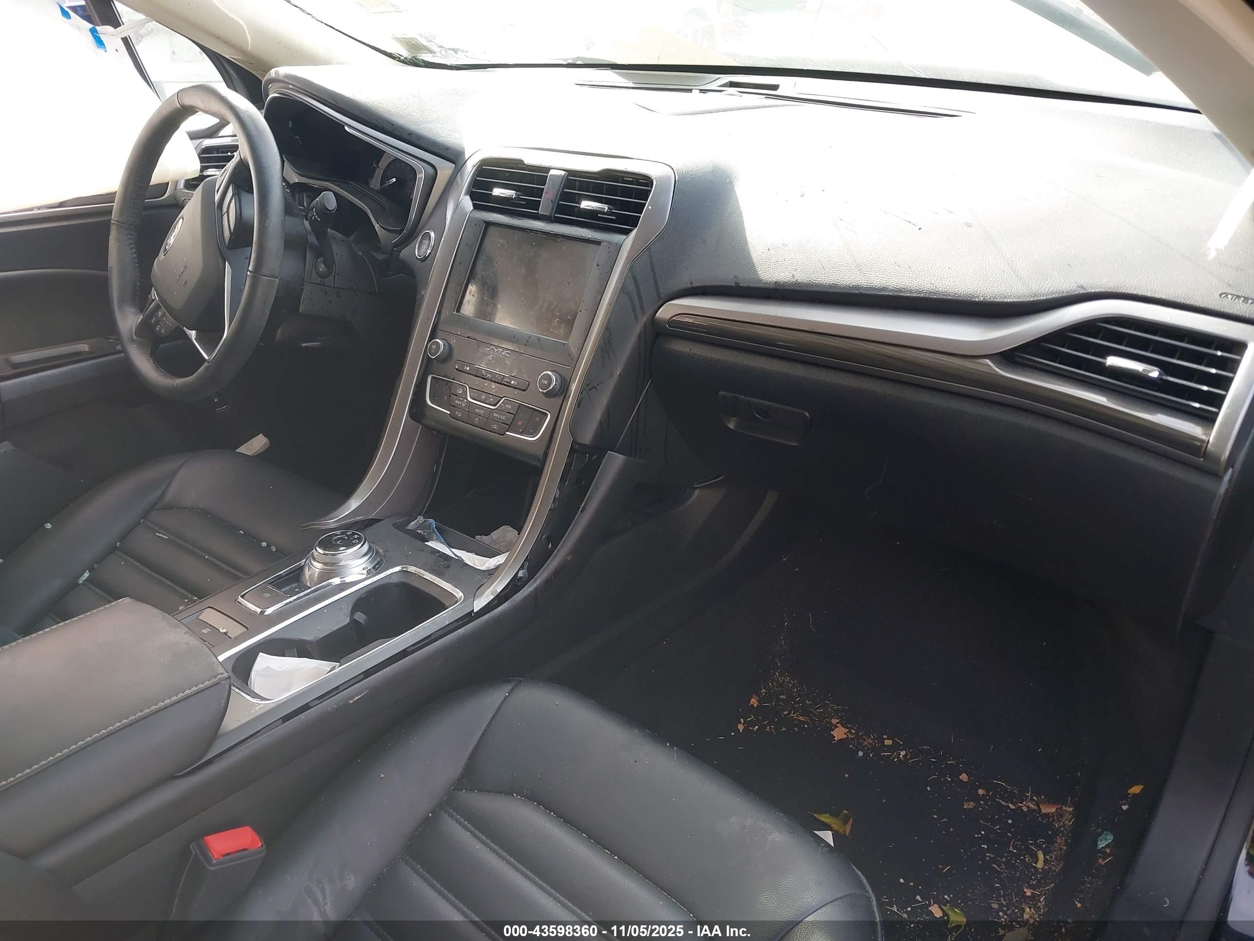 FORD FUSION image 5