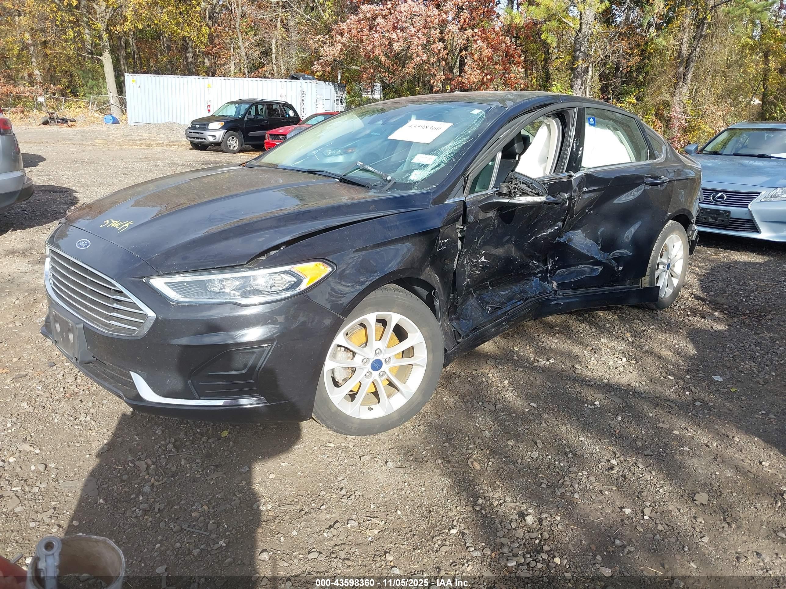 FORD FUSION image 6