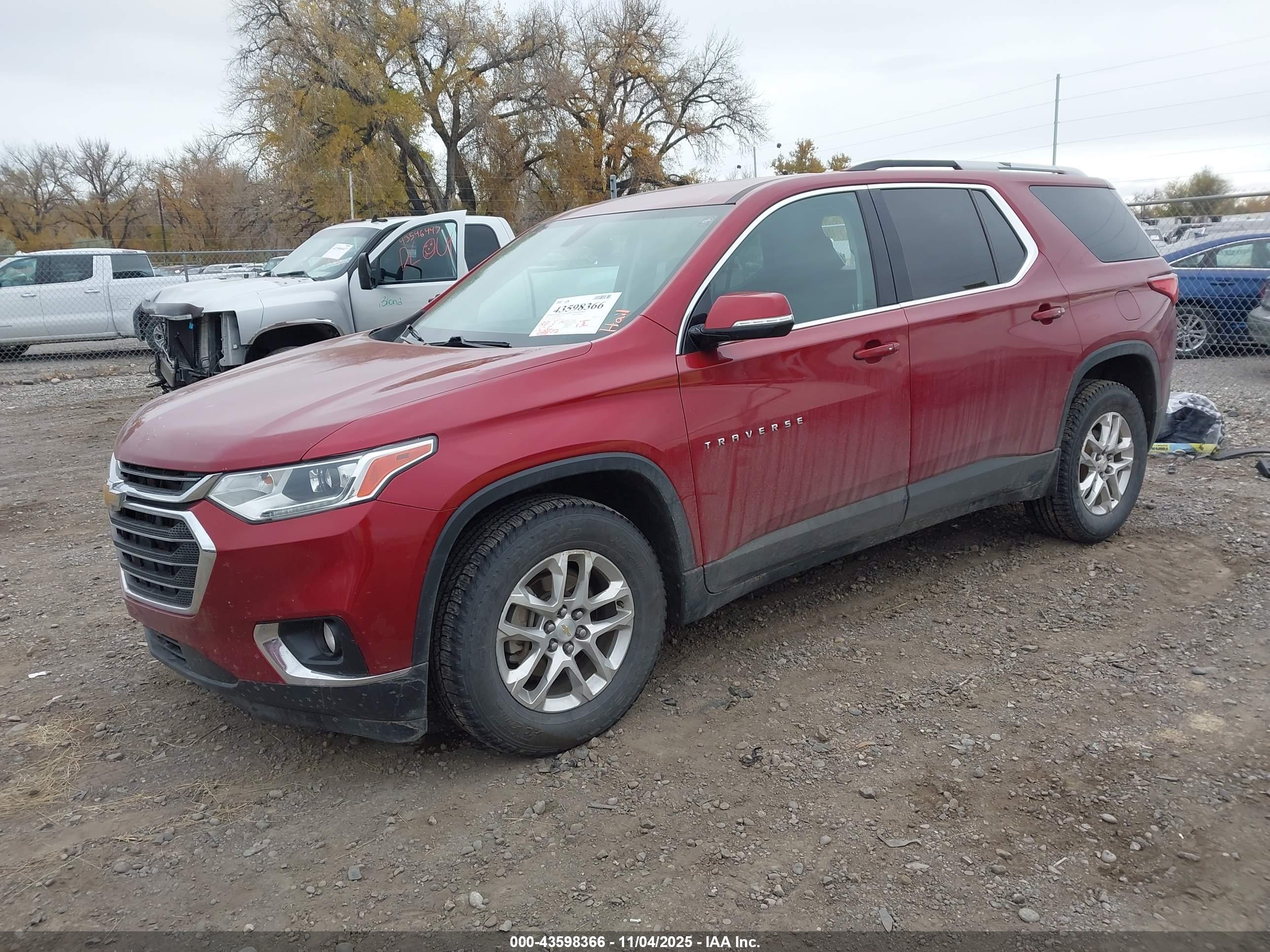CHEVROLET TRAVERSE image 2