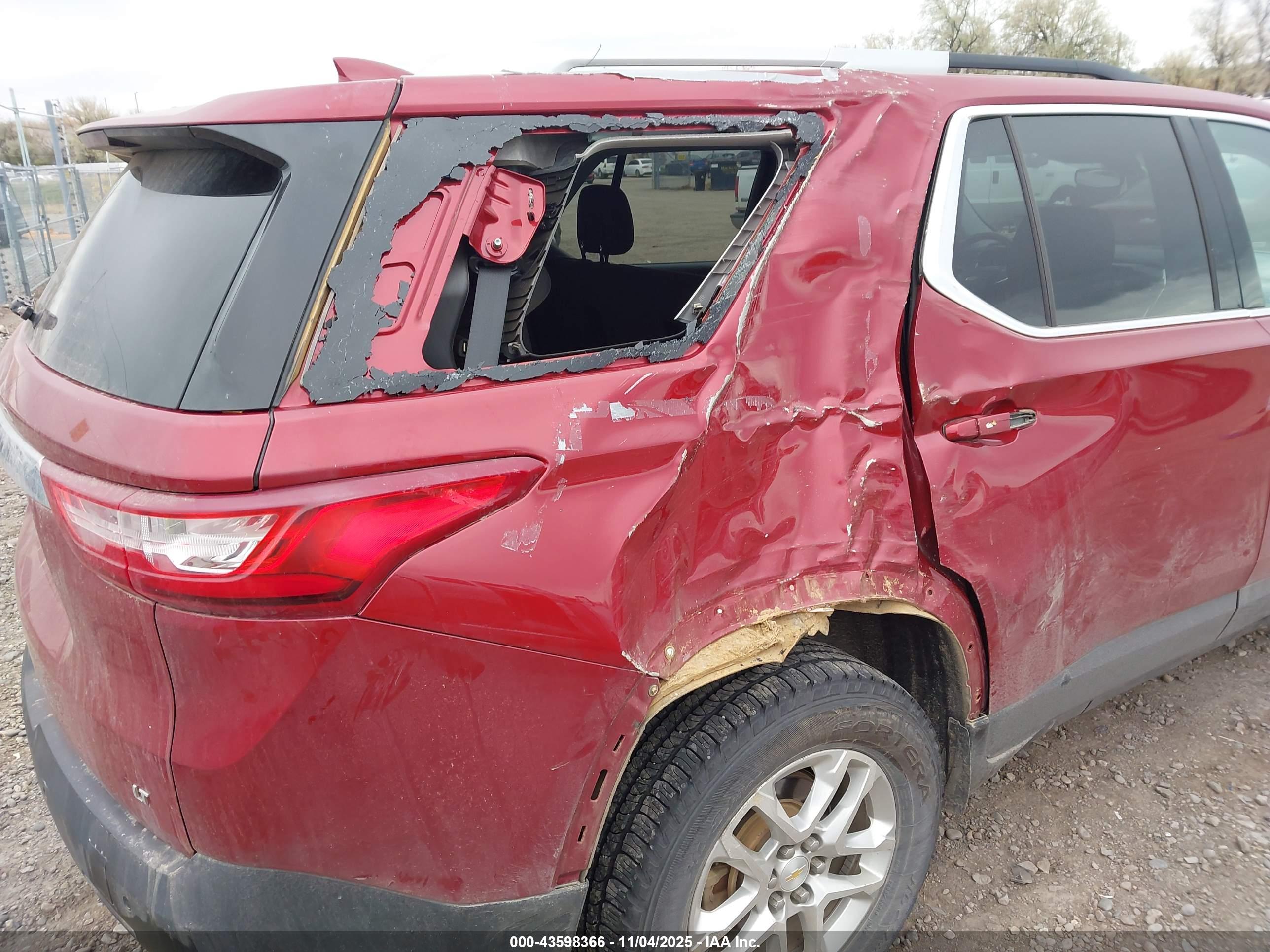 CHEVROLET TRAVERSE image 6