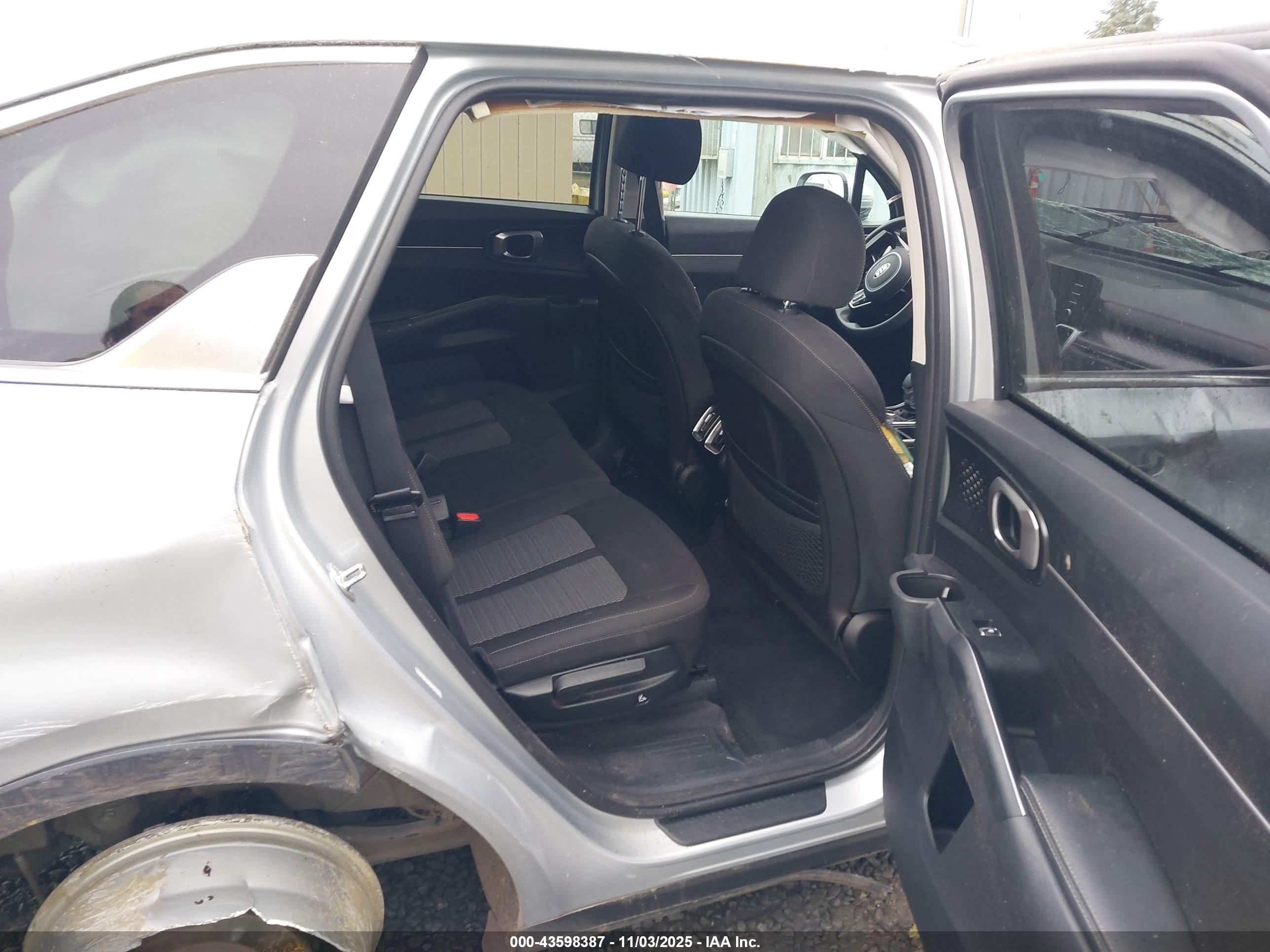 KIA SORENTO image 8
