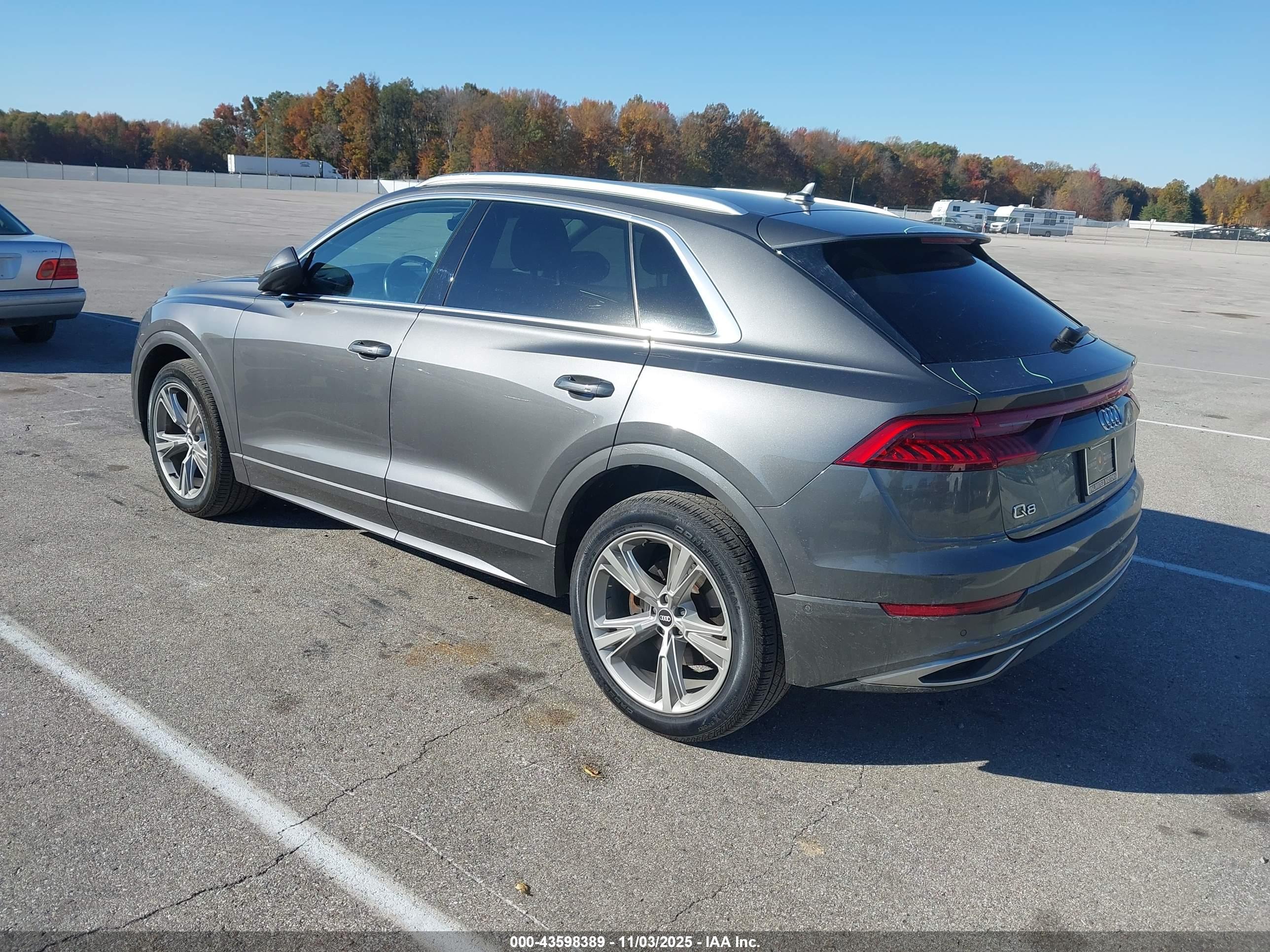 AUDI Q8 image 3
