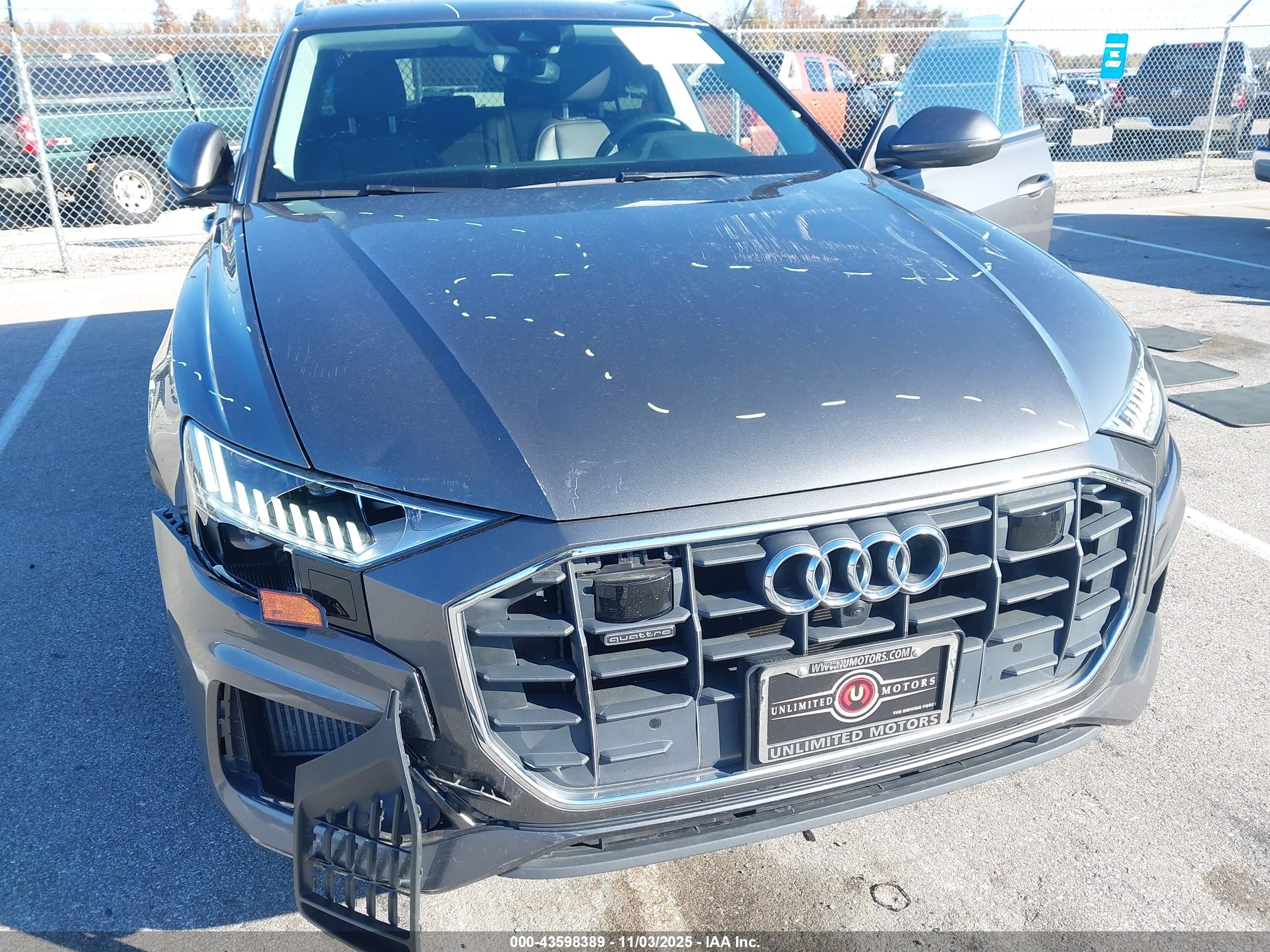 AUDI Q8 image 6