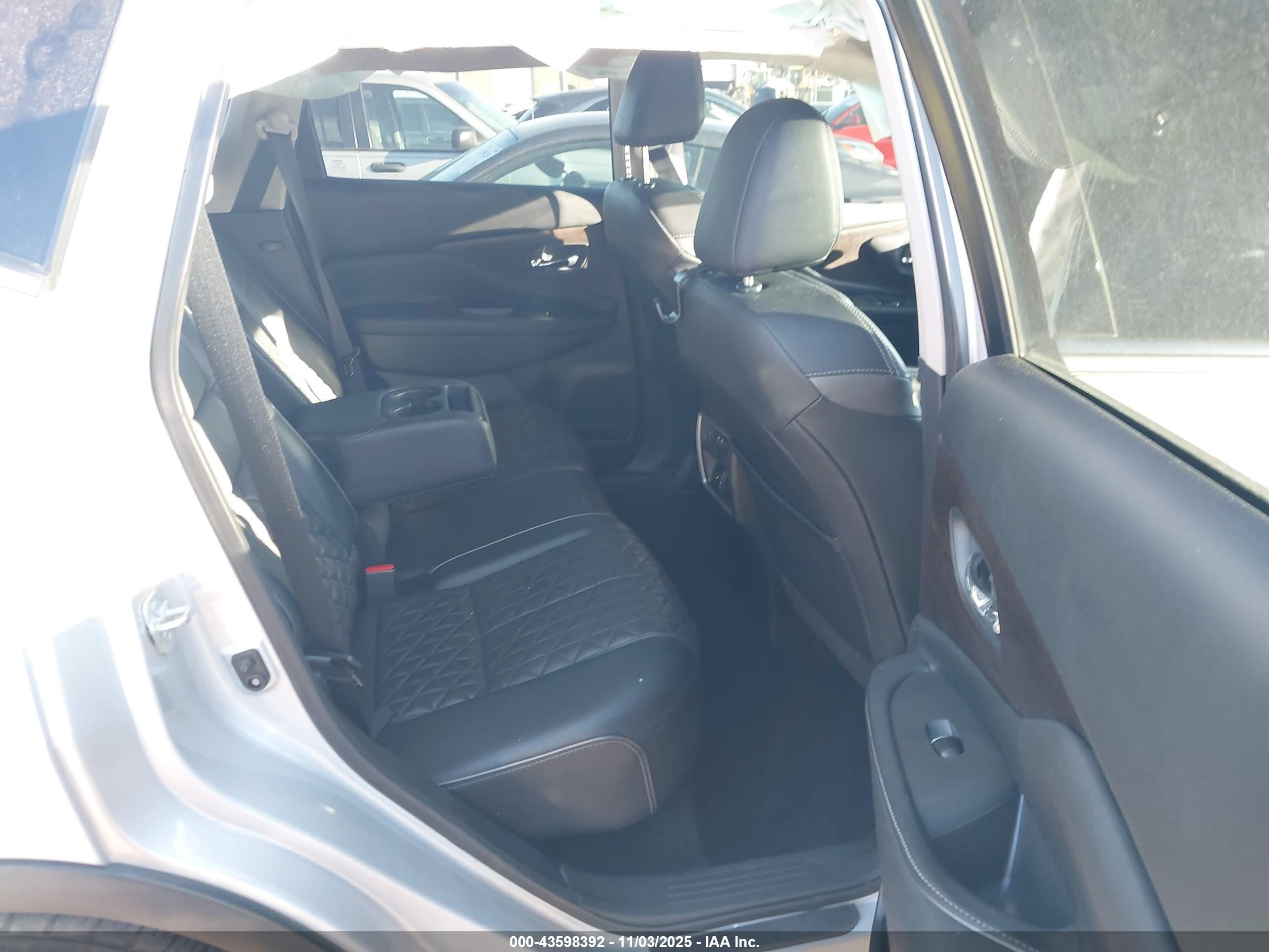 NISSAN MURANO image 8