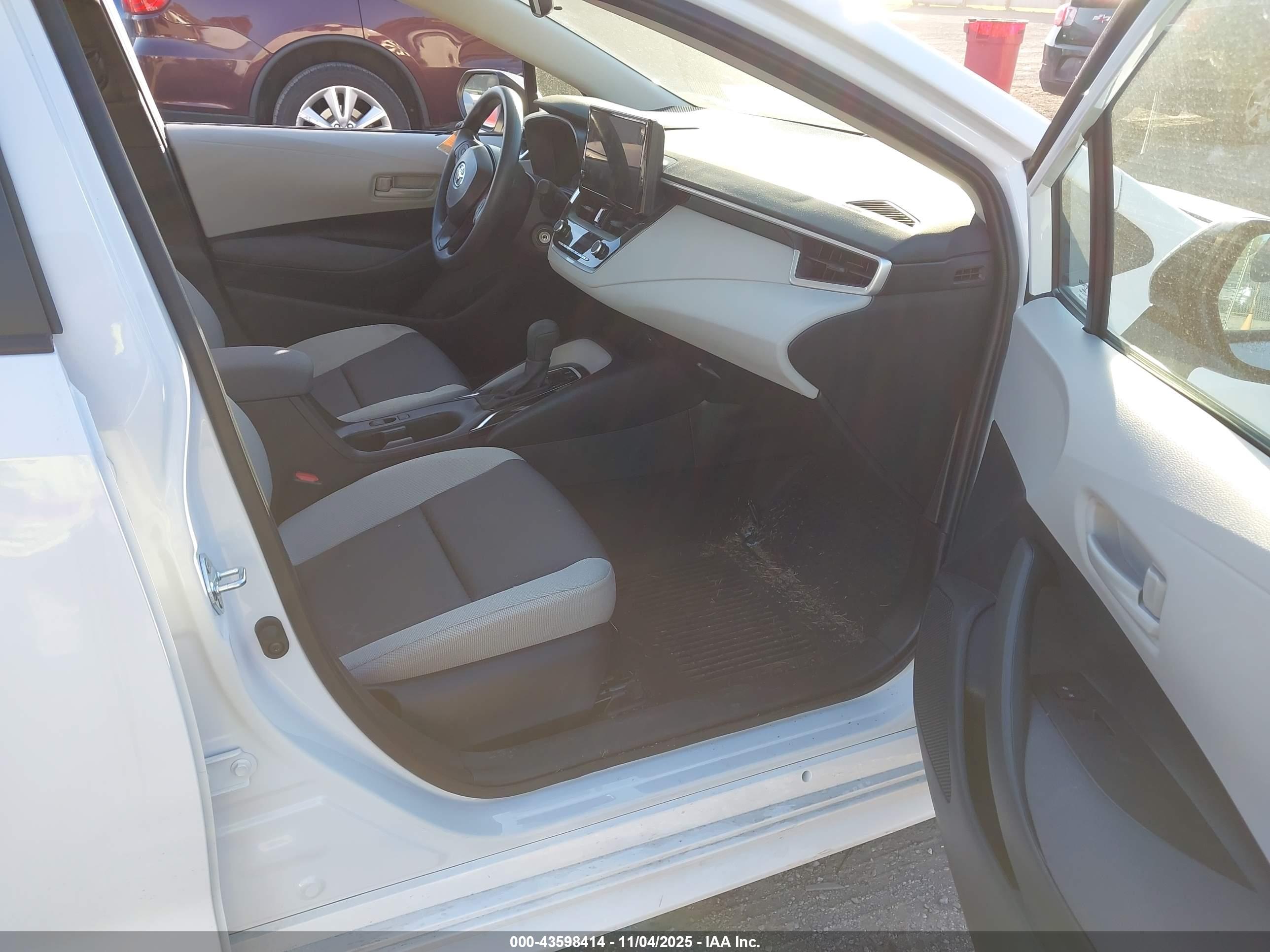 TOYOTA COROLLA image 5
