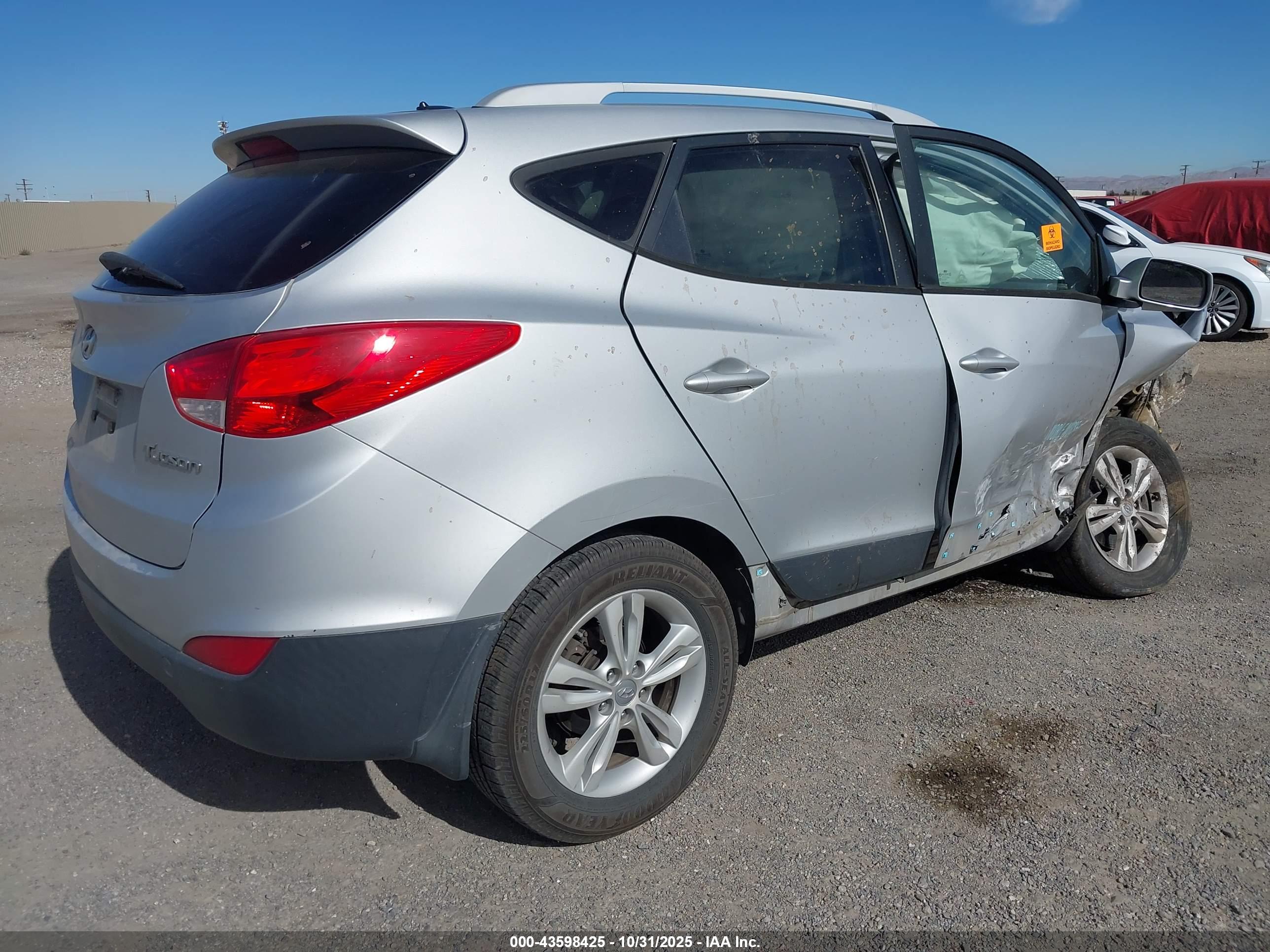 HYUNDAI TUCSON image 4