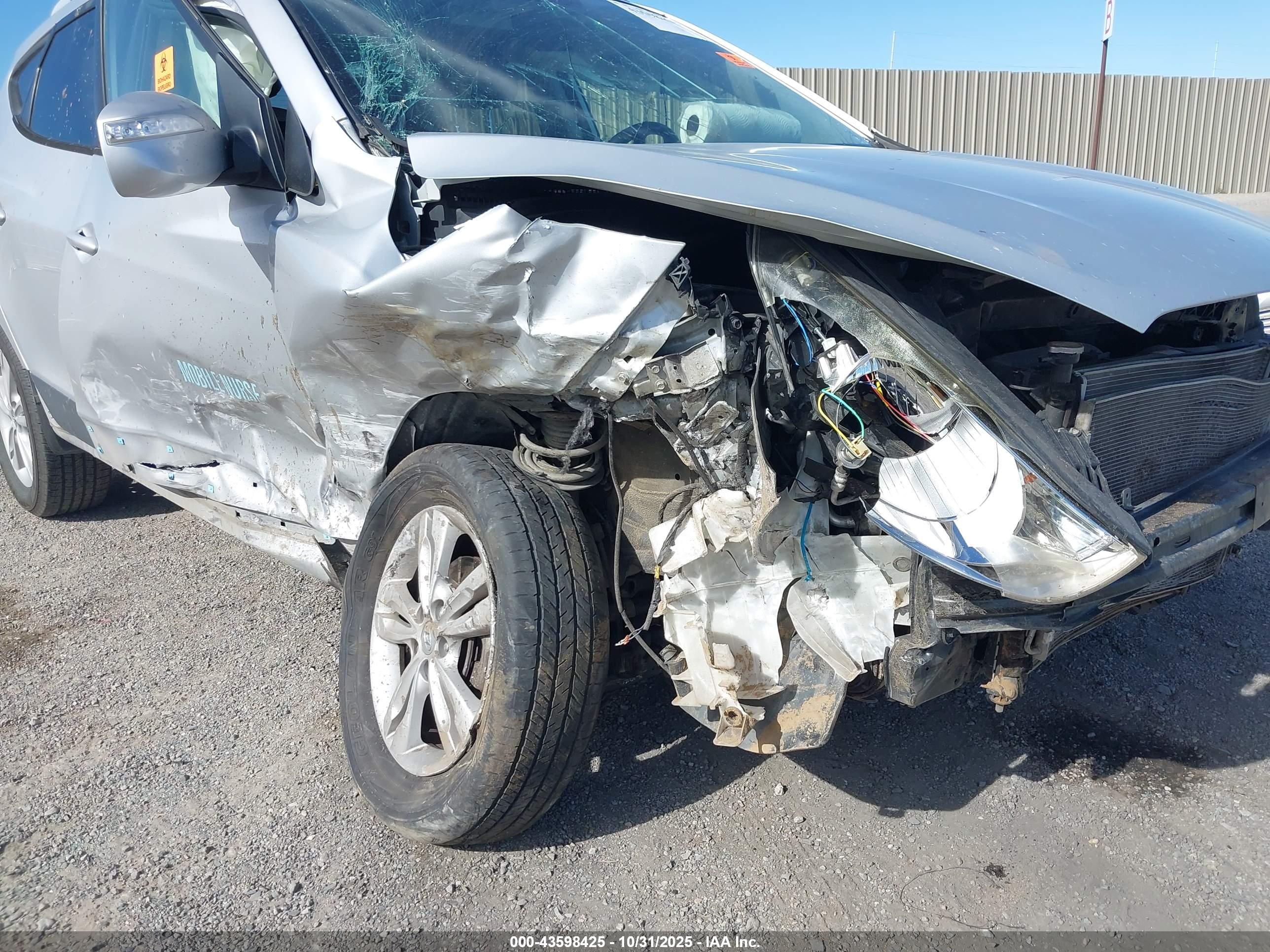 HYUNDAI TUCSON image 6