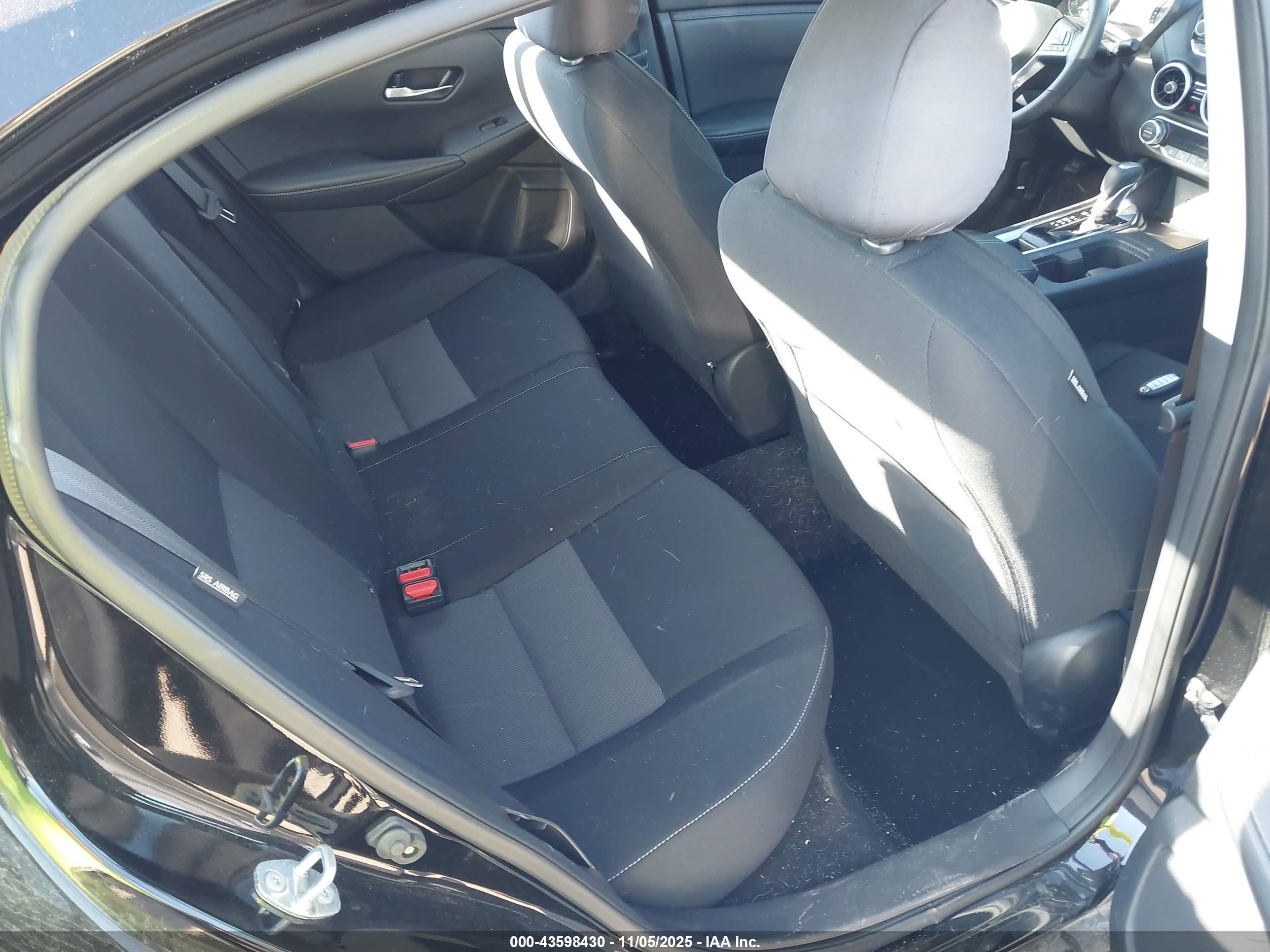 NISSAN SENTRA image 8