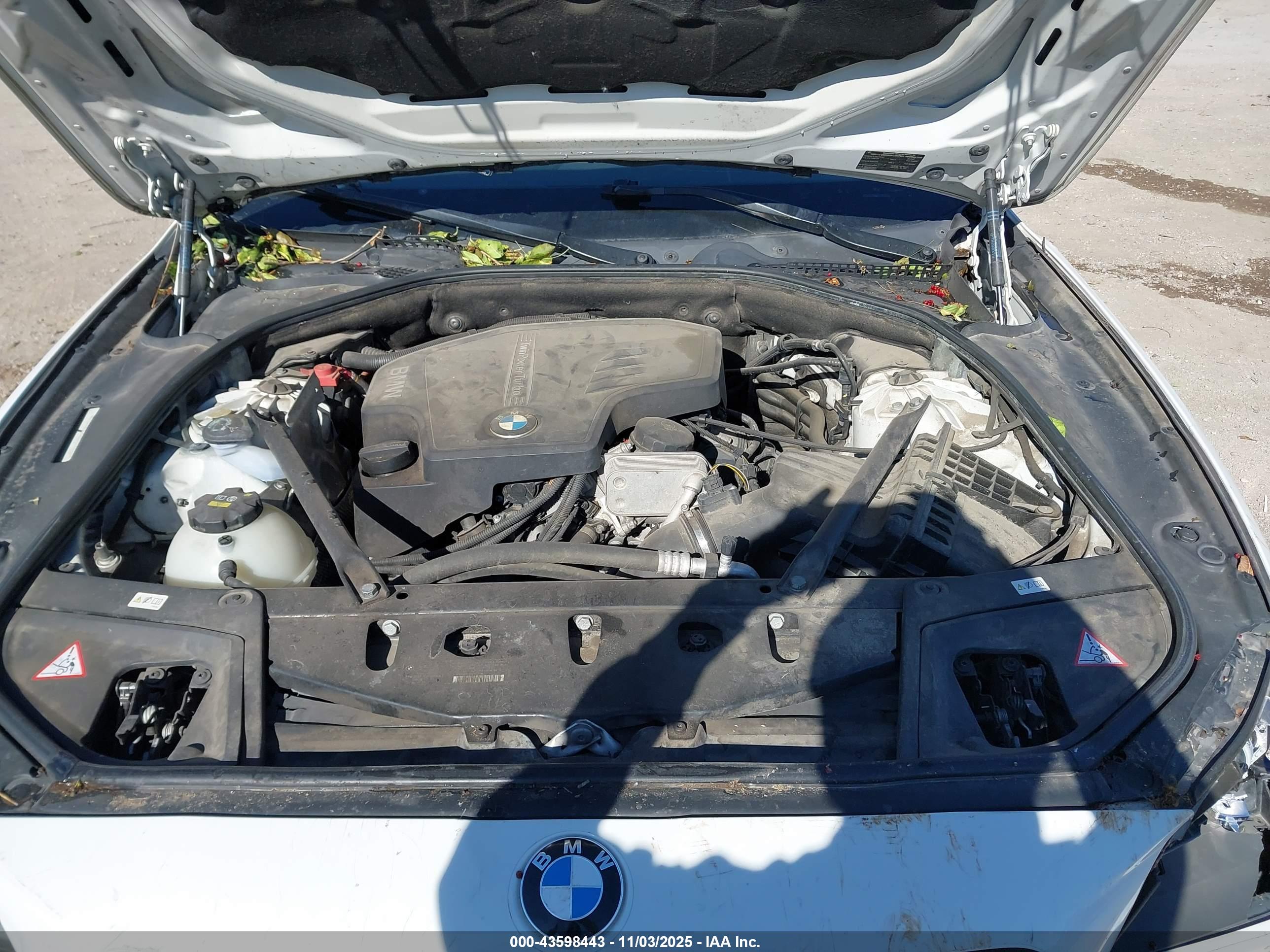 BMW 528I image 10