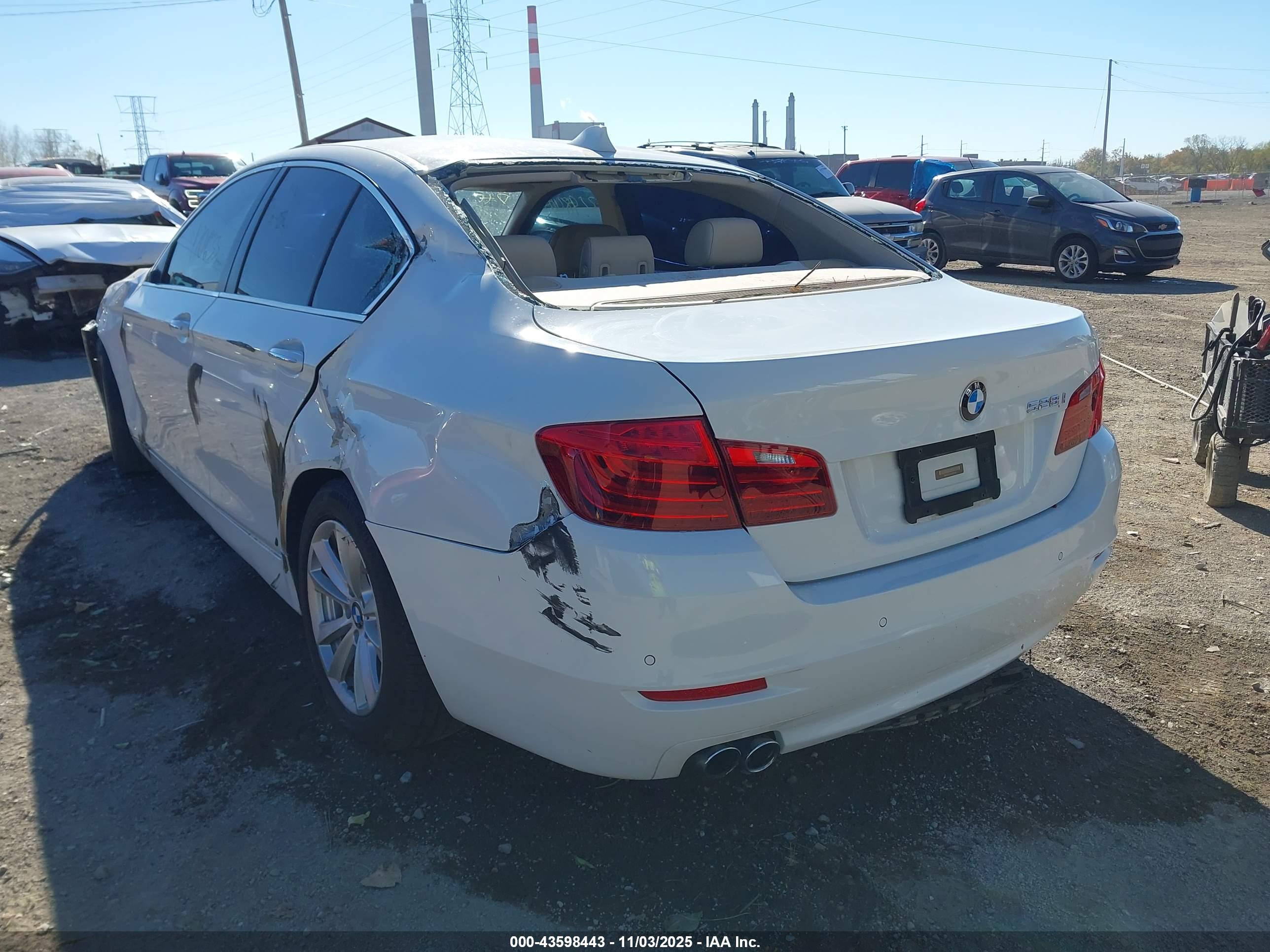 BMW 528I image 3