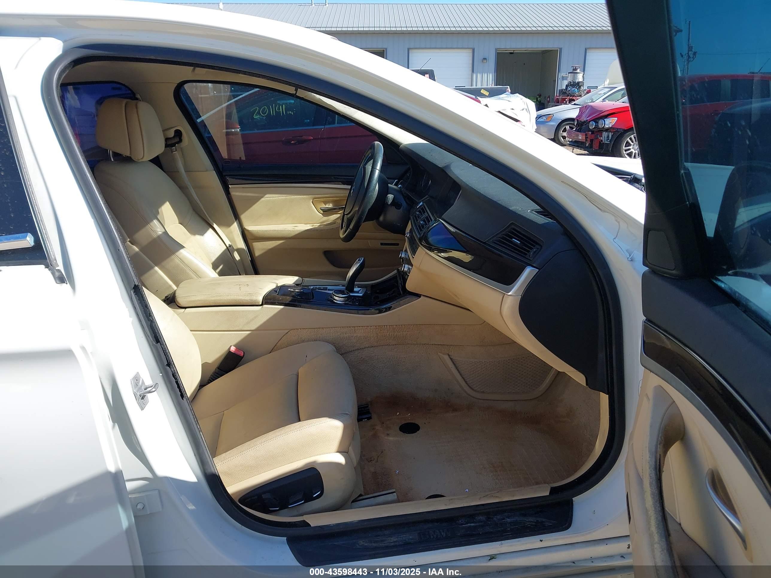 BMW 528I image 5