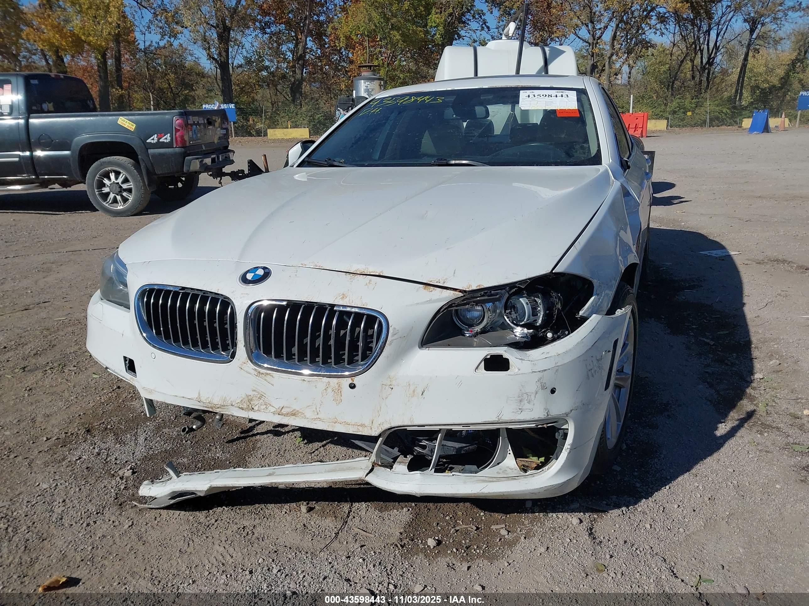 BMW 528I image 6