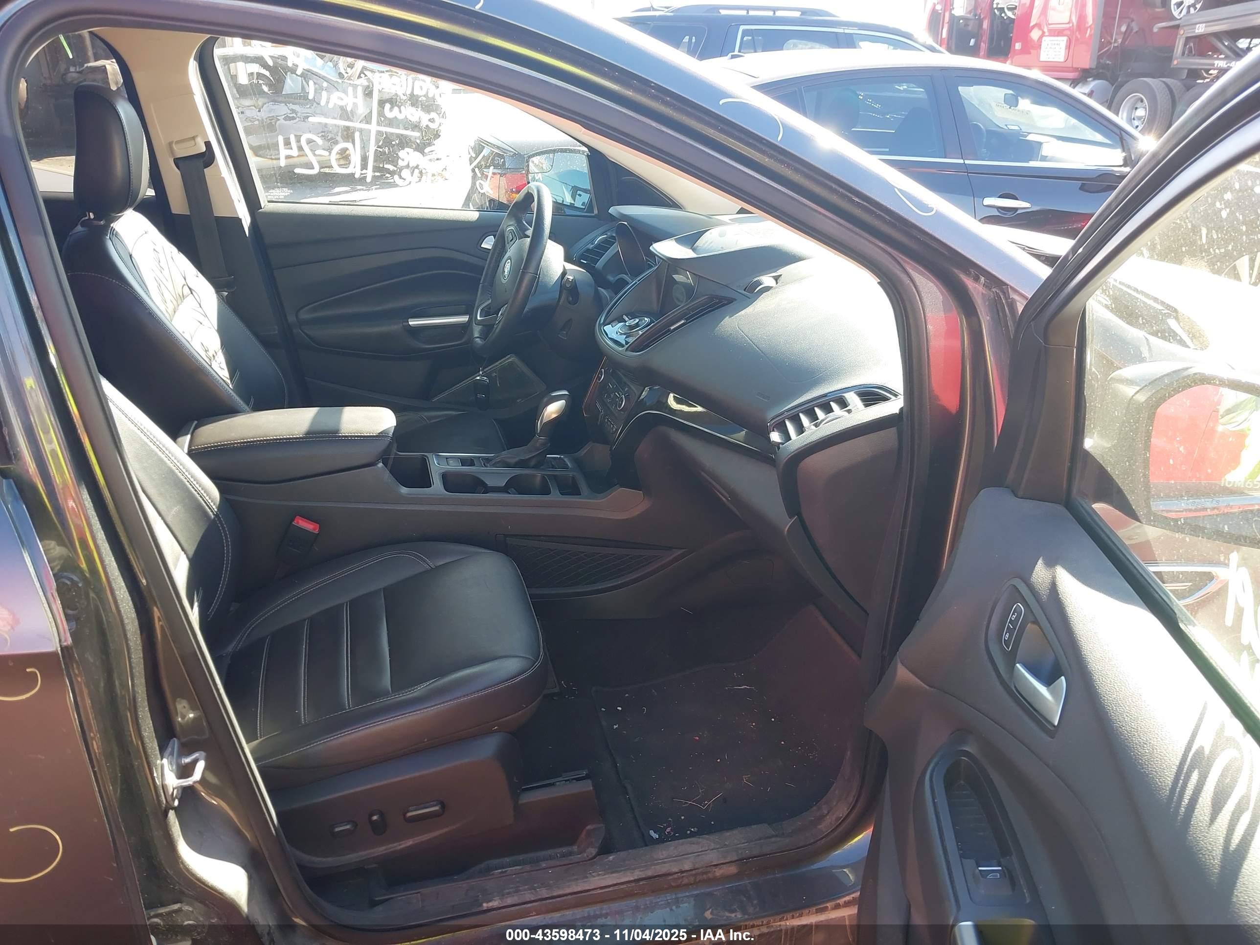 FORD ESCAPE image 5