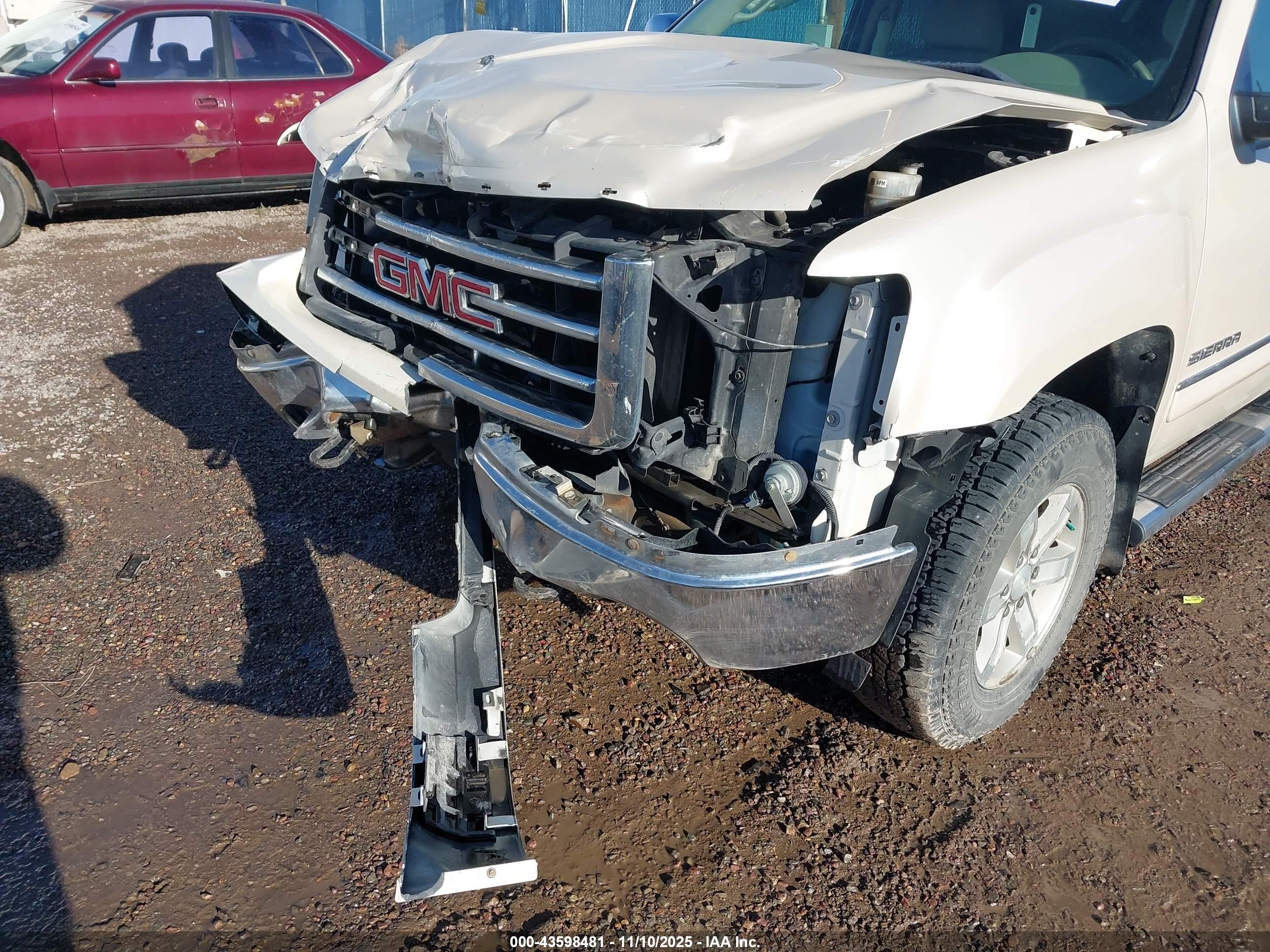 GMC SIERRA image 6