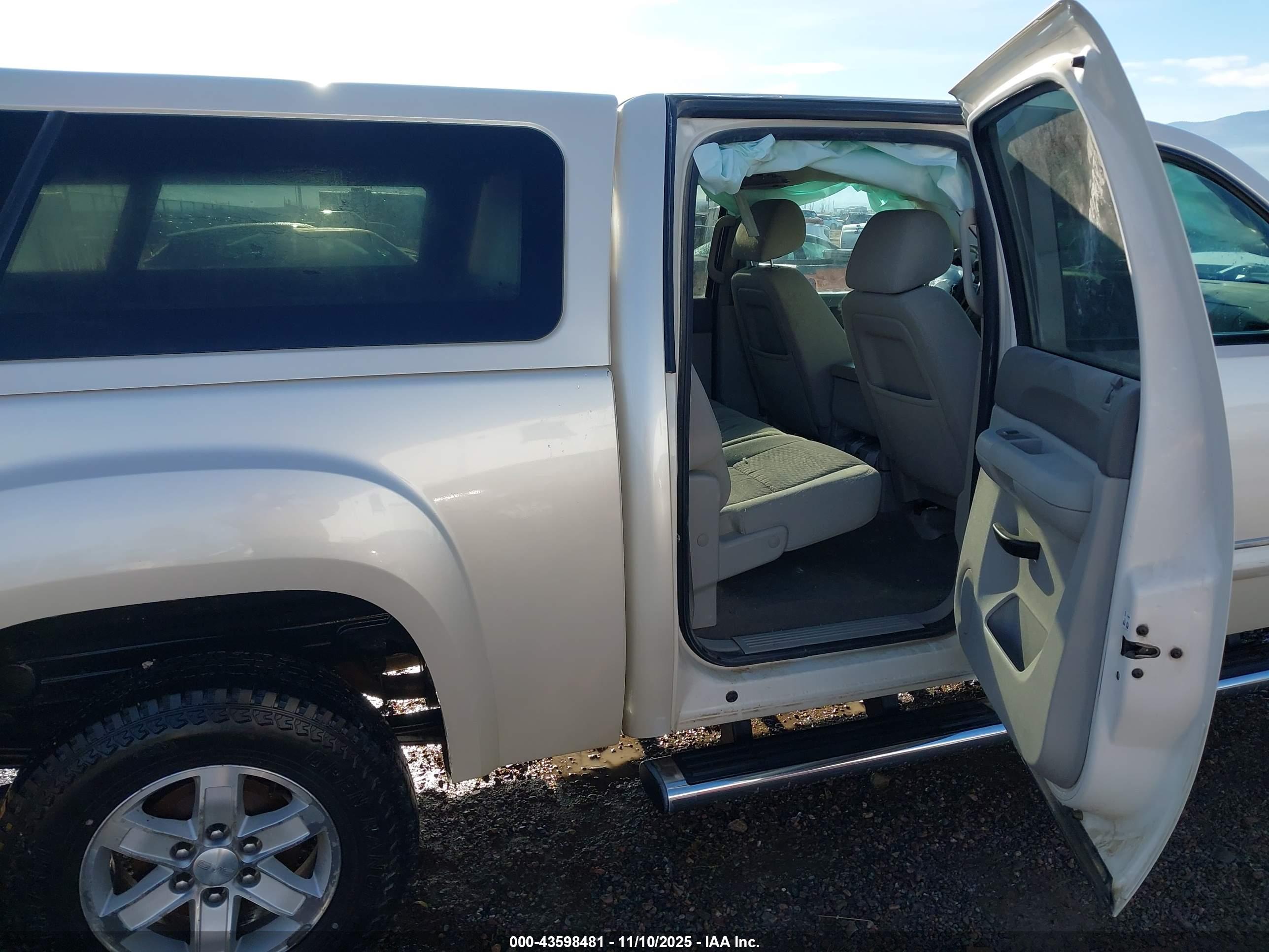 GMC SIERRA image 8