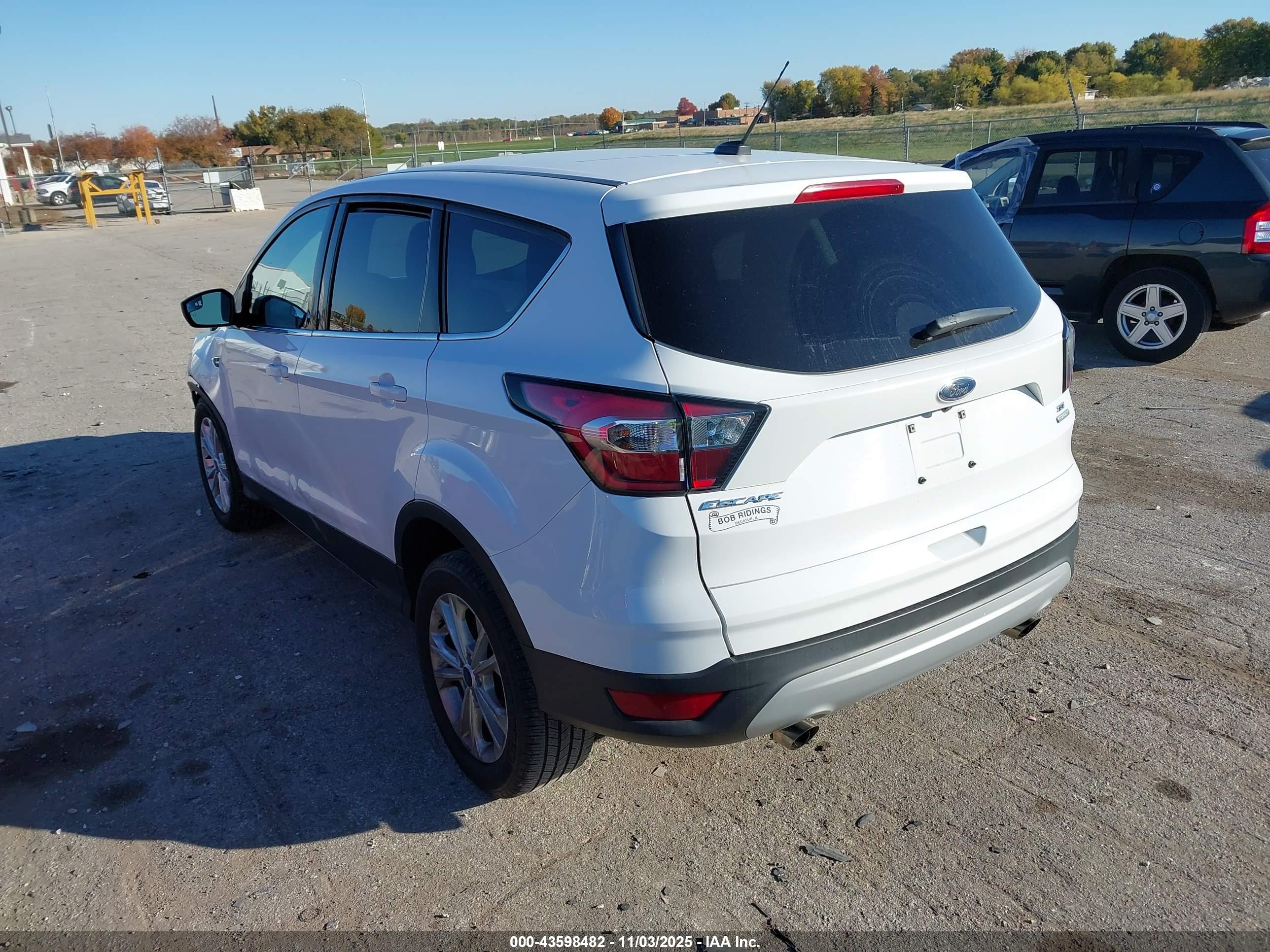 FORD ESCAPE image 3