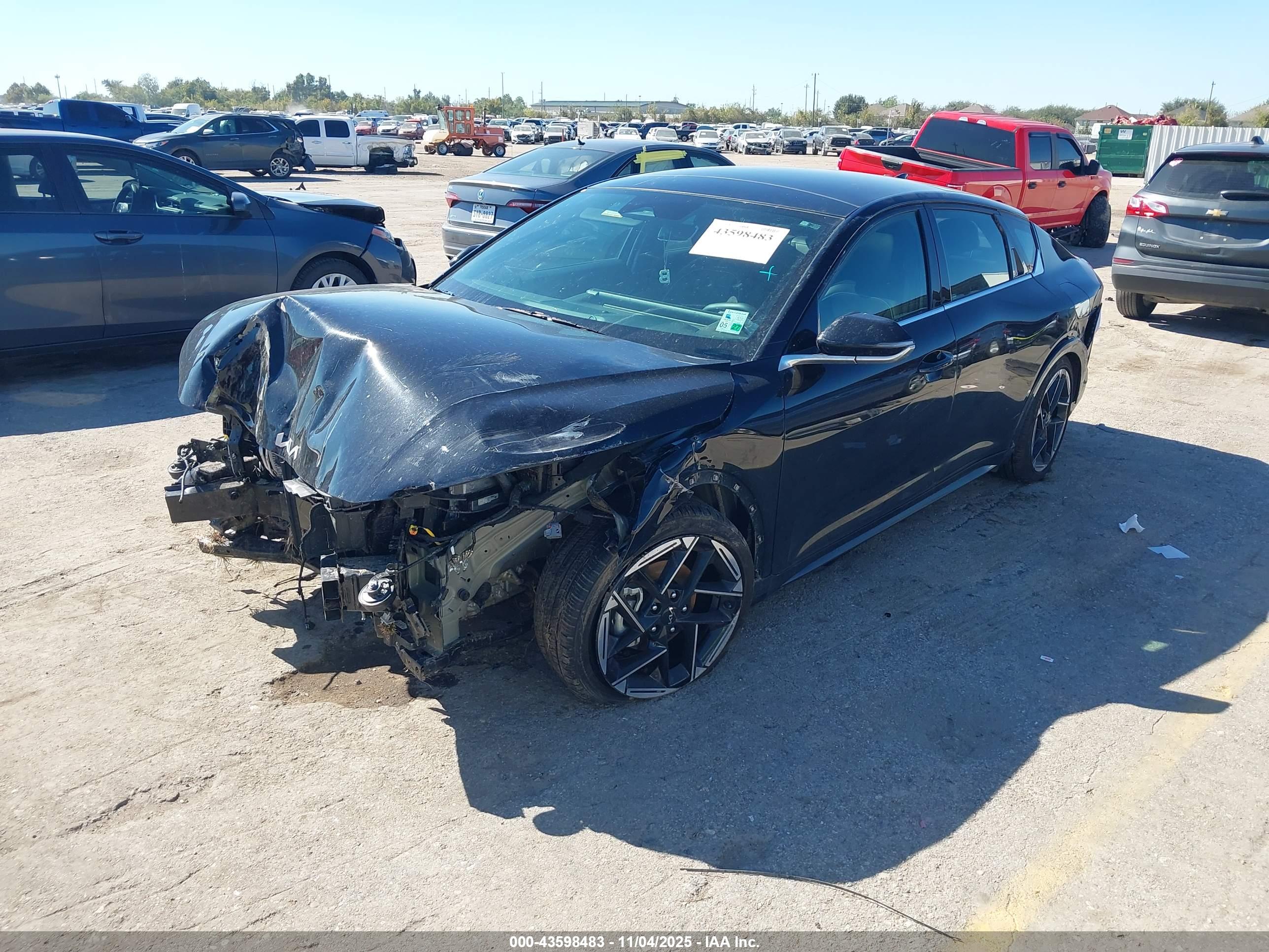 KIA K4 image 2