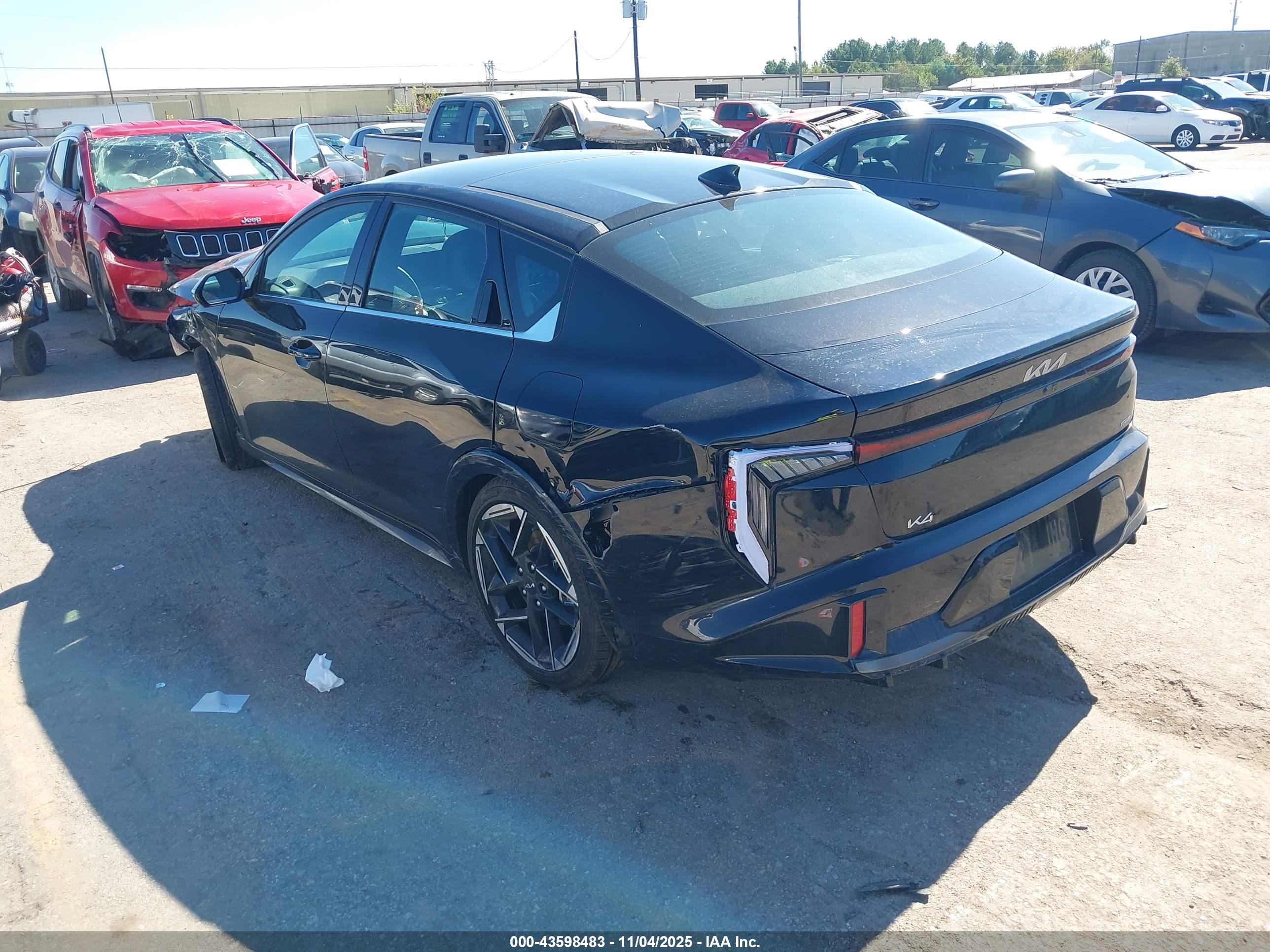 KIA K4 image 3