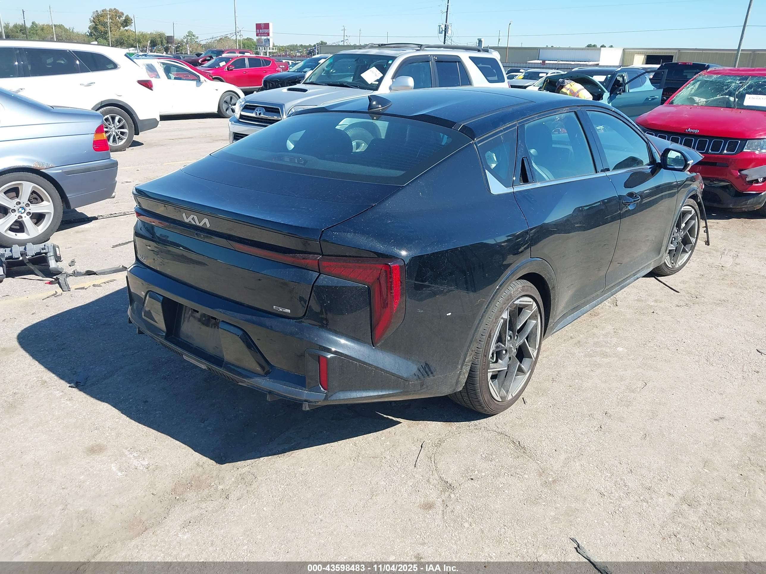 KIA K4 image 4