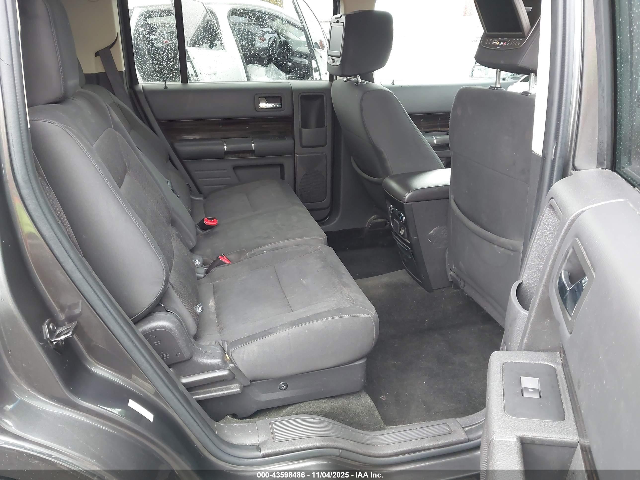 FORD FLEX image 8