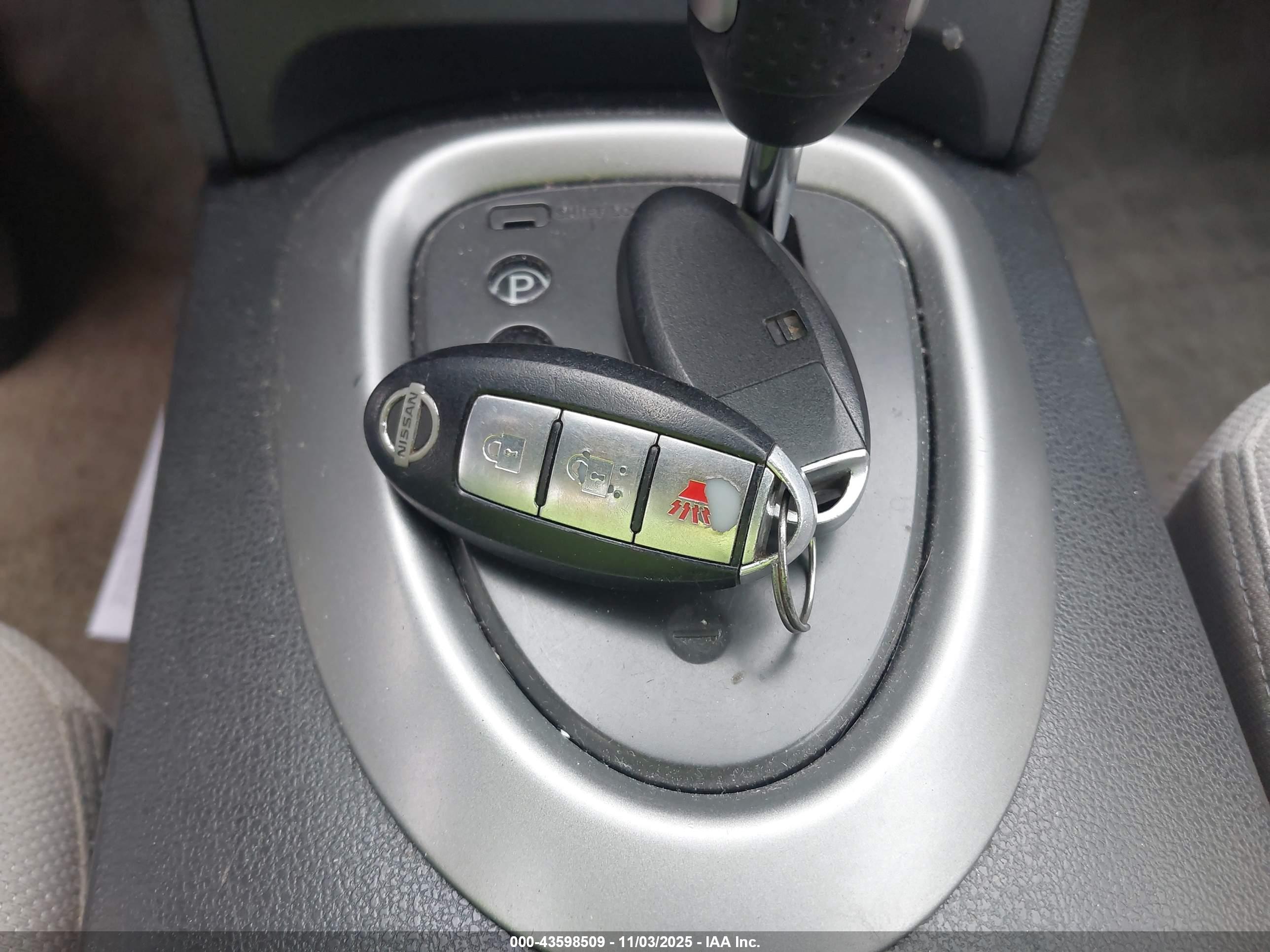 NISSAN ROGUE image 11