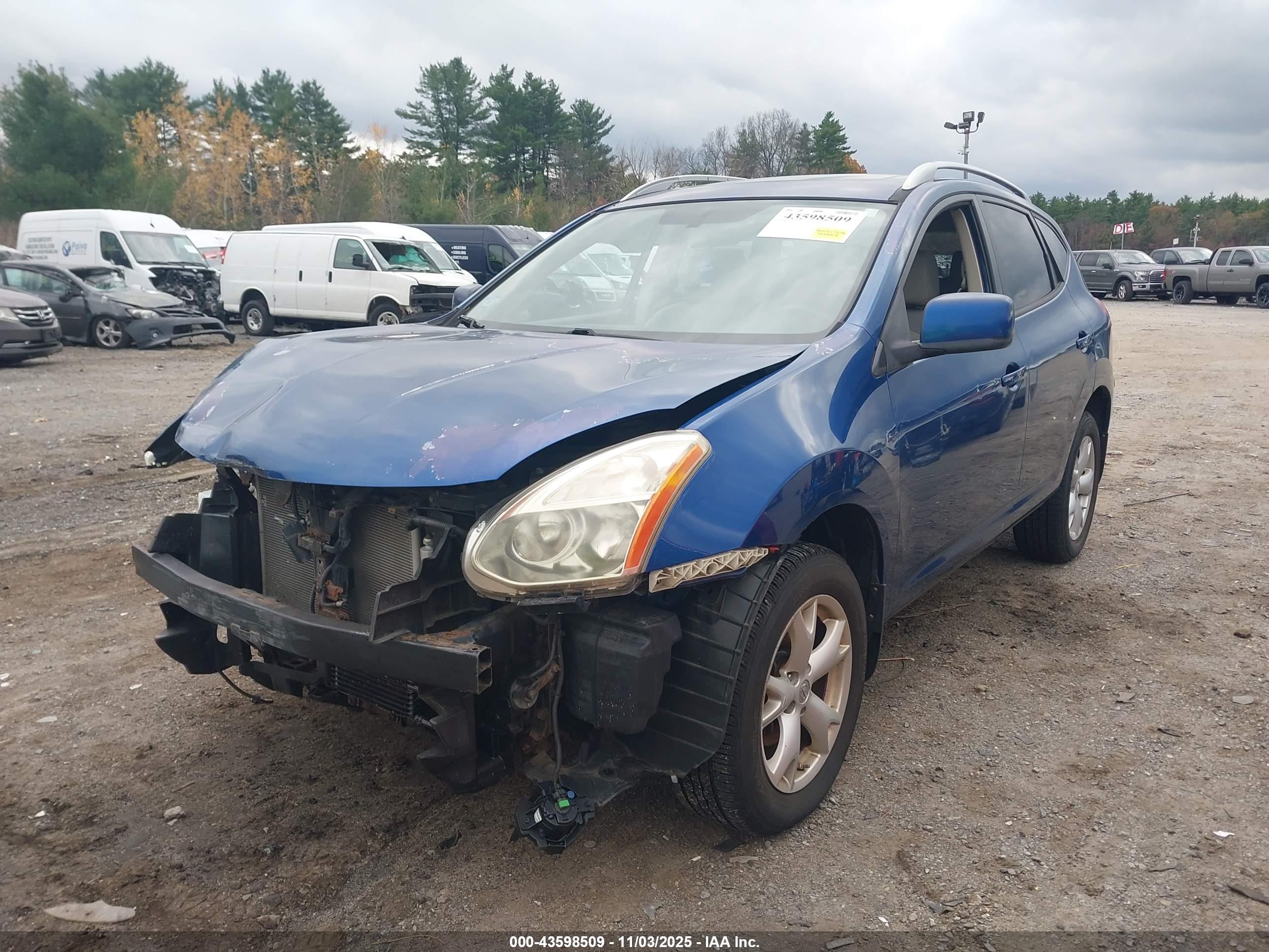 NISSAN ROGUE image 2
