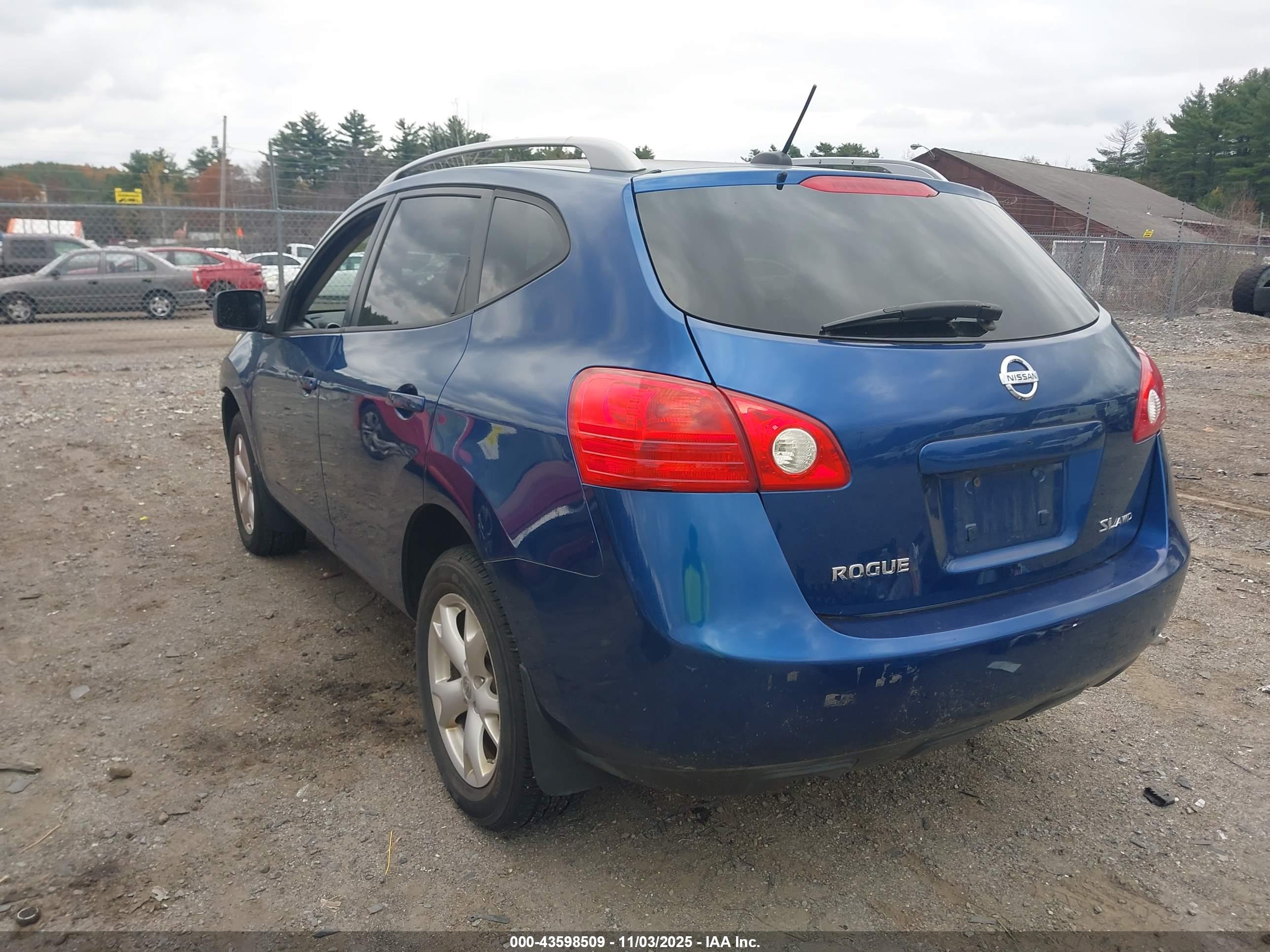 NISSAN ROGUE image 3