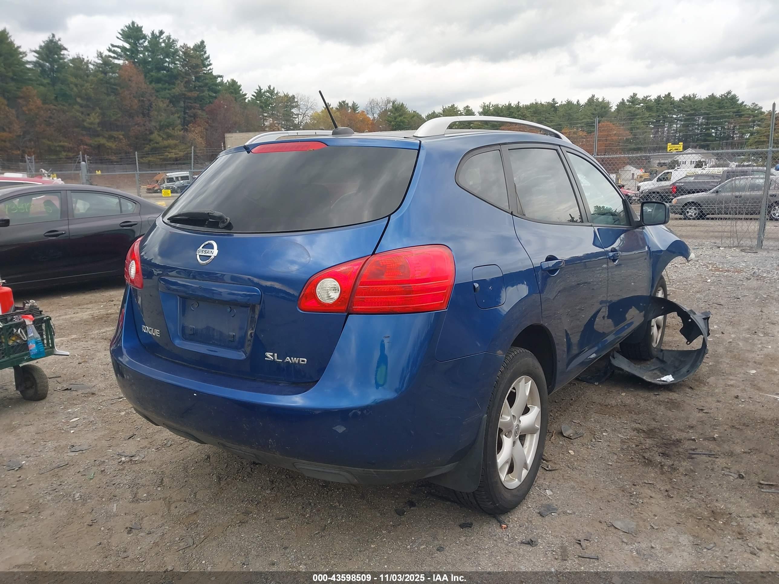 NISSAN ROGUE image 4