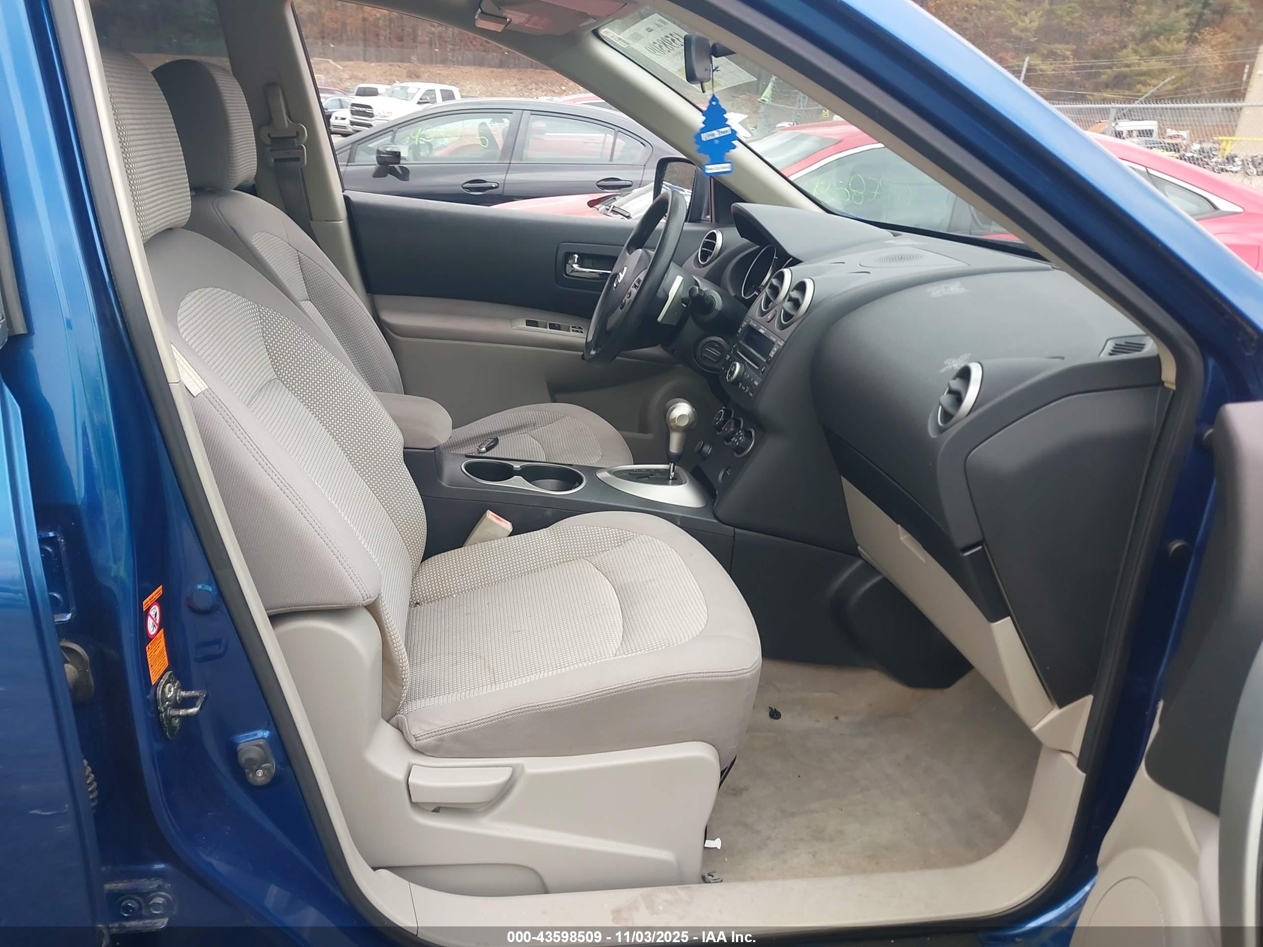 NISSAN ROGUE image 5