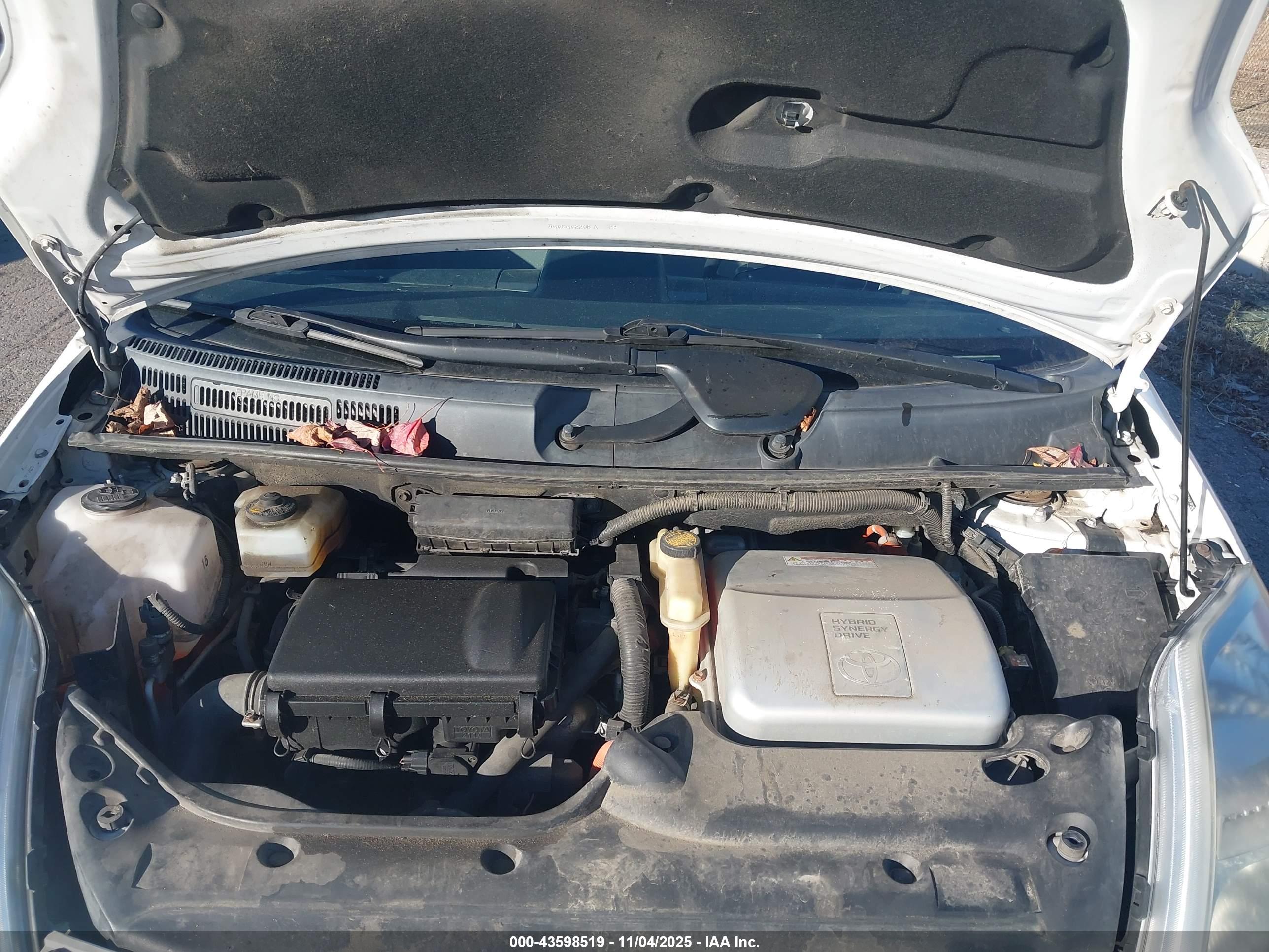 TOYOTA PRIUS image 10