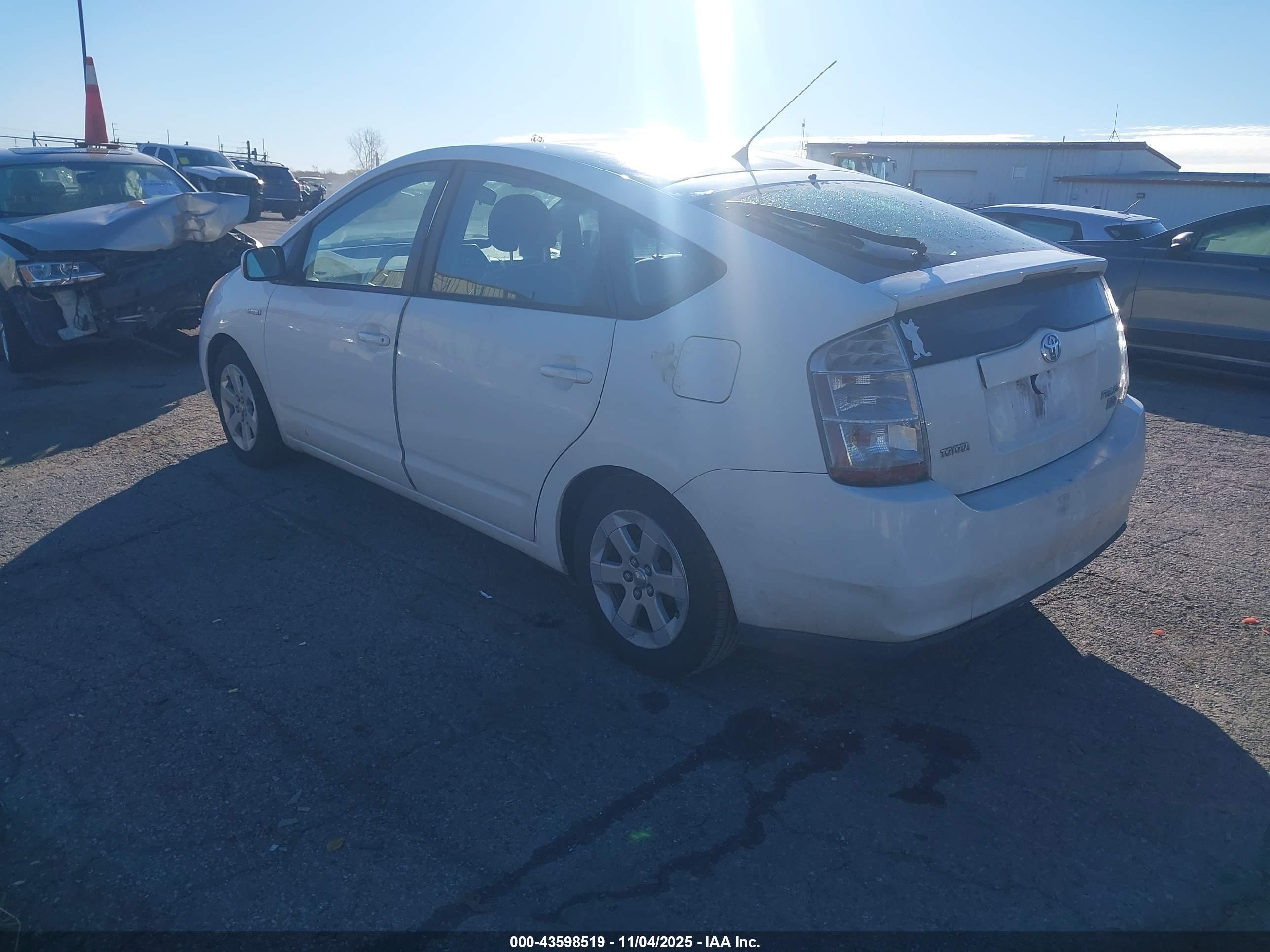 TOYOTA PRIUS image 3