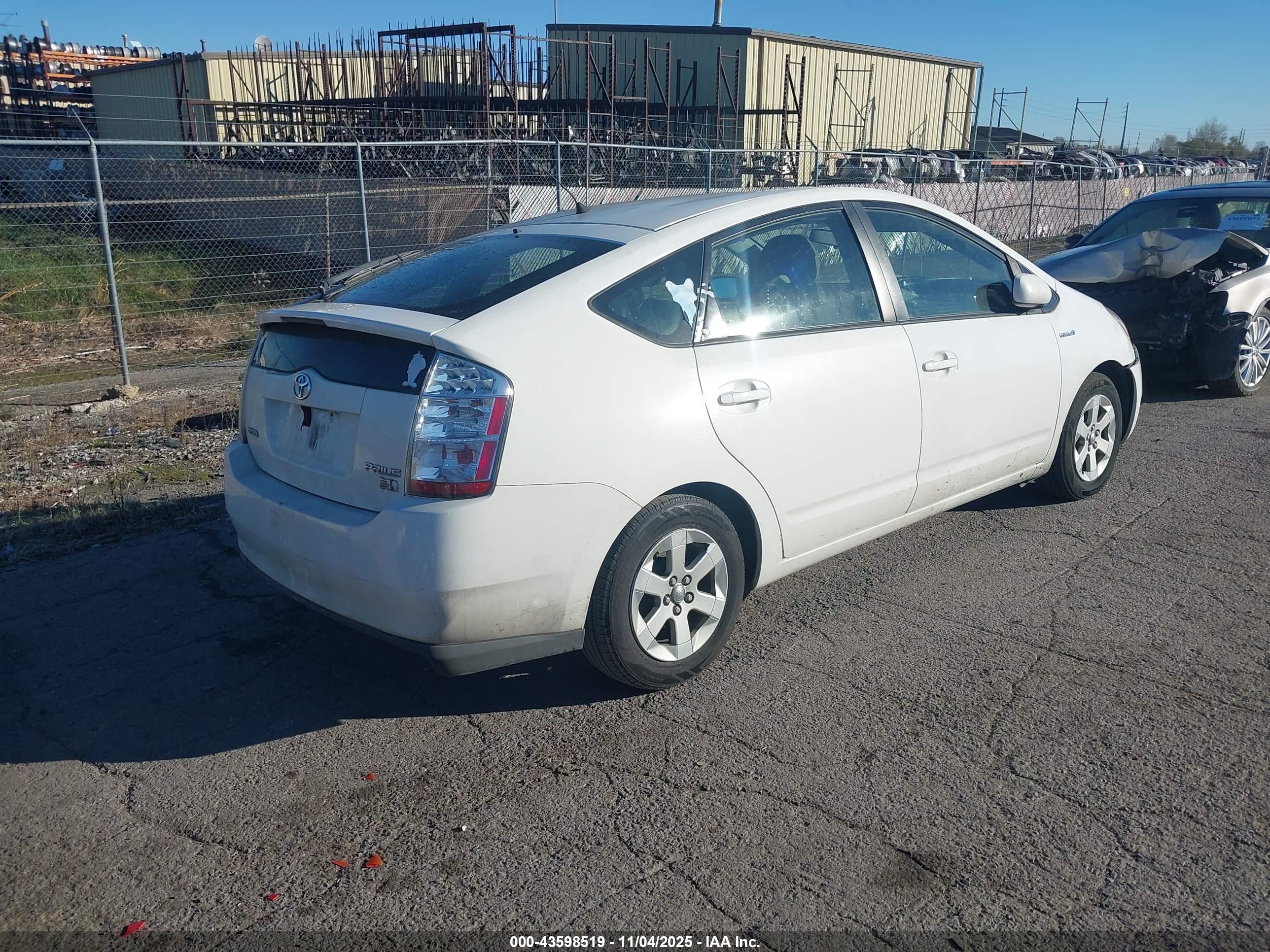 TOYOTA PRIUS image 4
