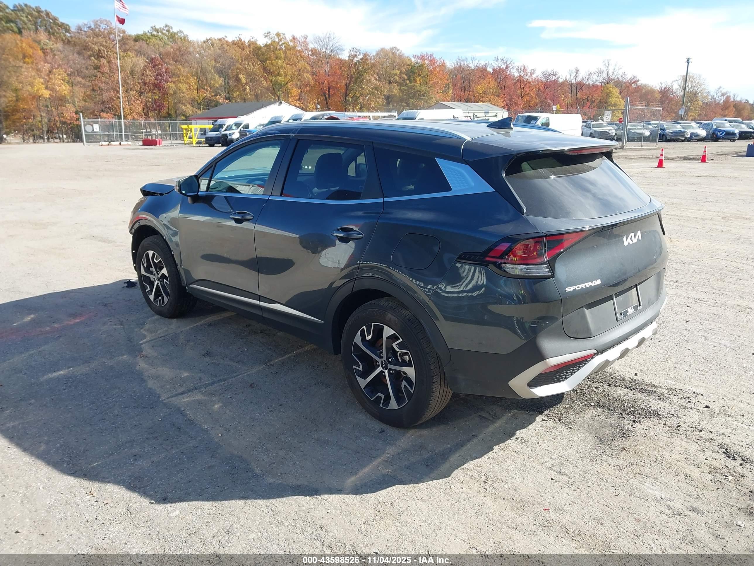 KIA SPORTAGE image 3