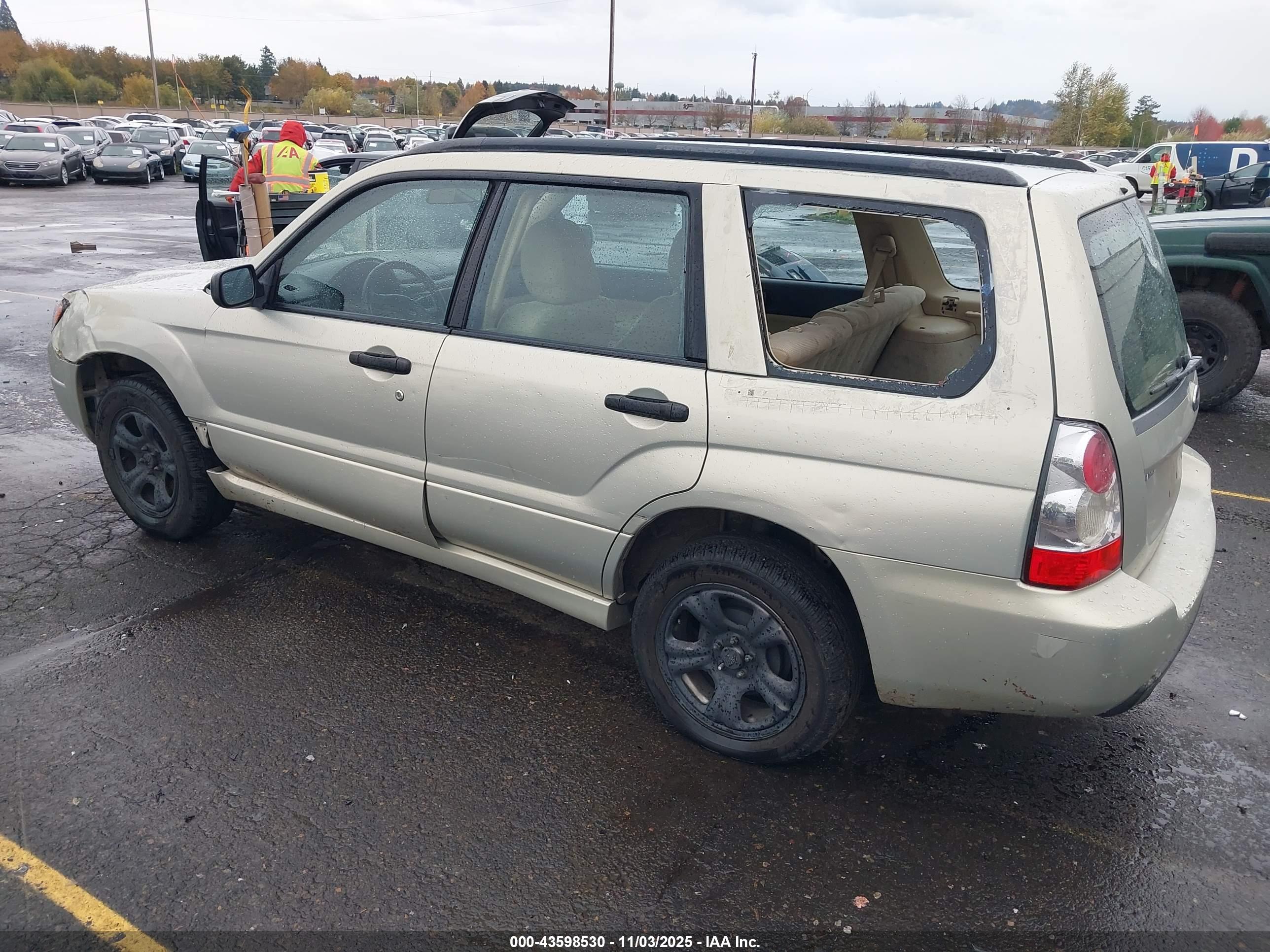 SUBARU FORESTER image 3