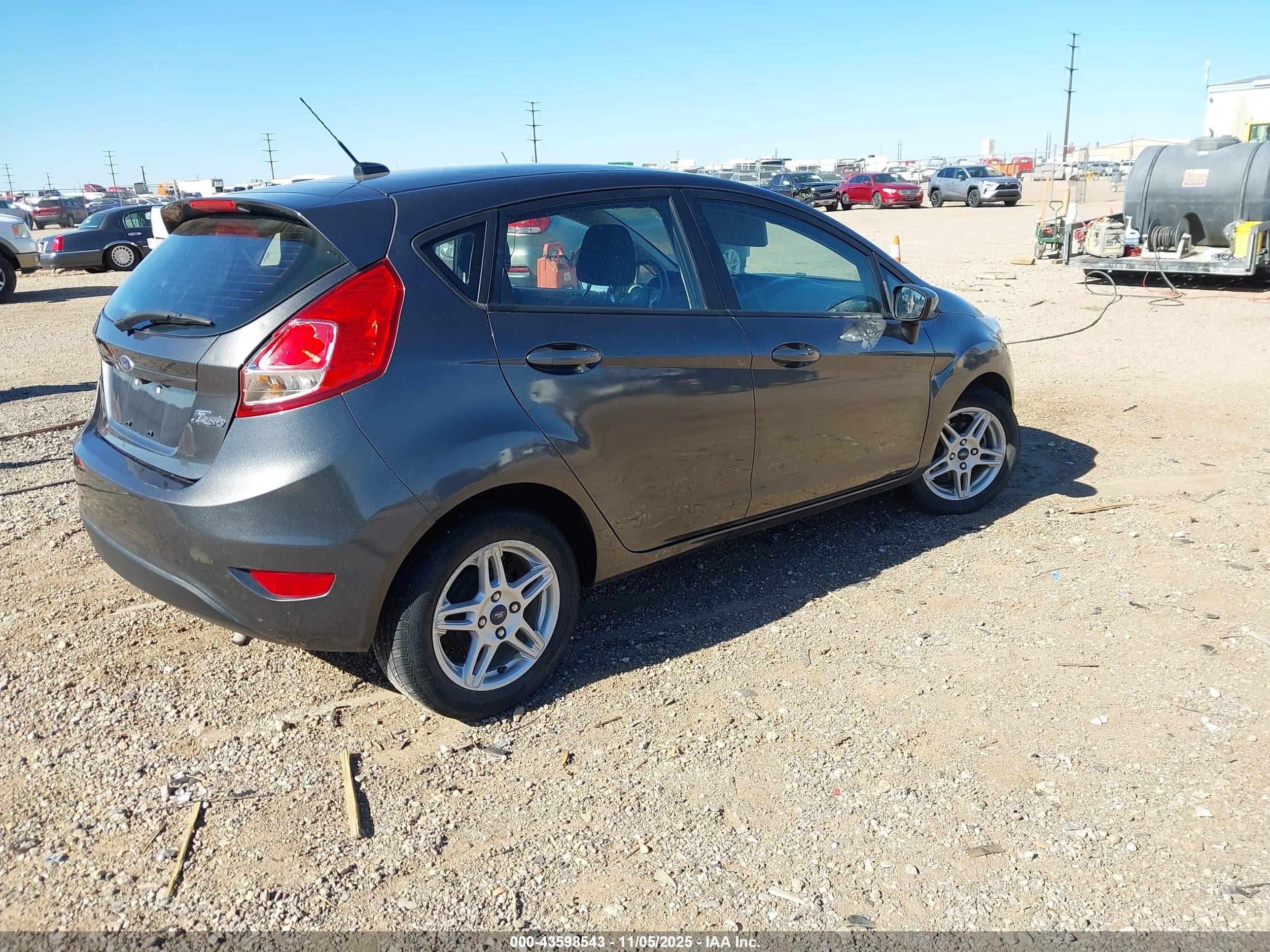 FORD FIESTA image 4