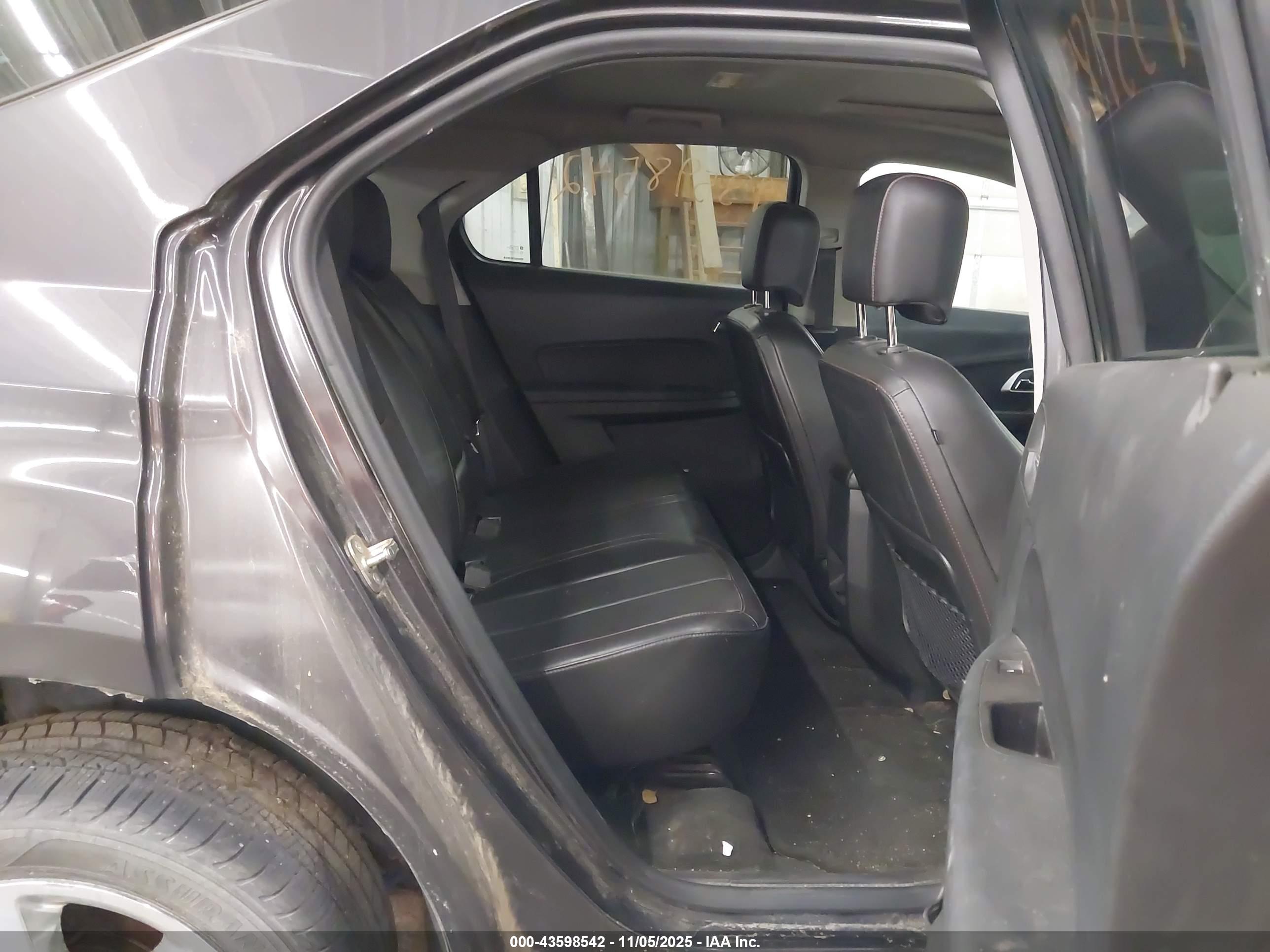 CHEVROLET EQUINOX image 8