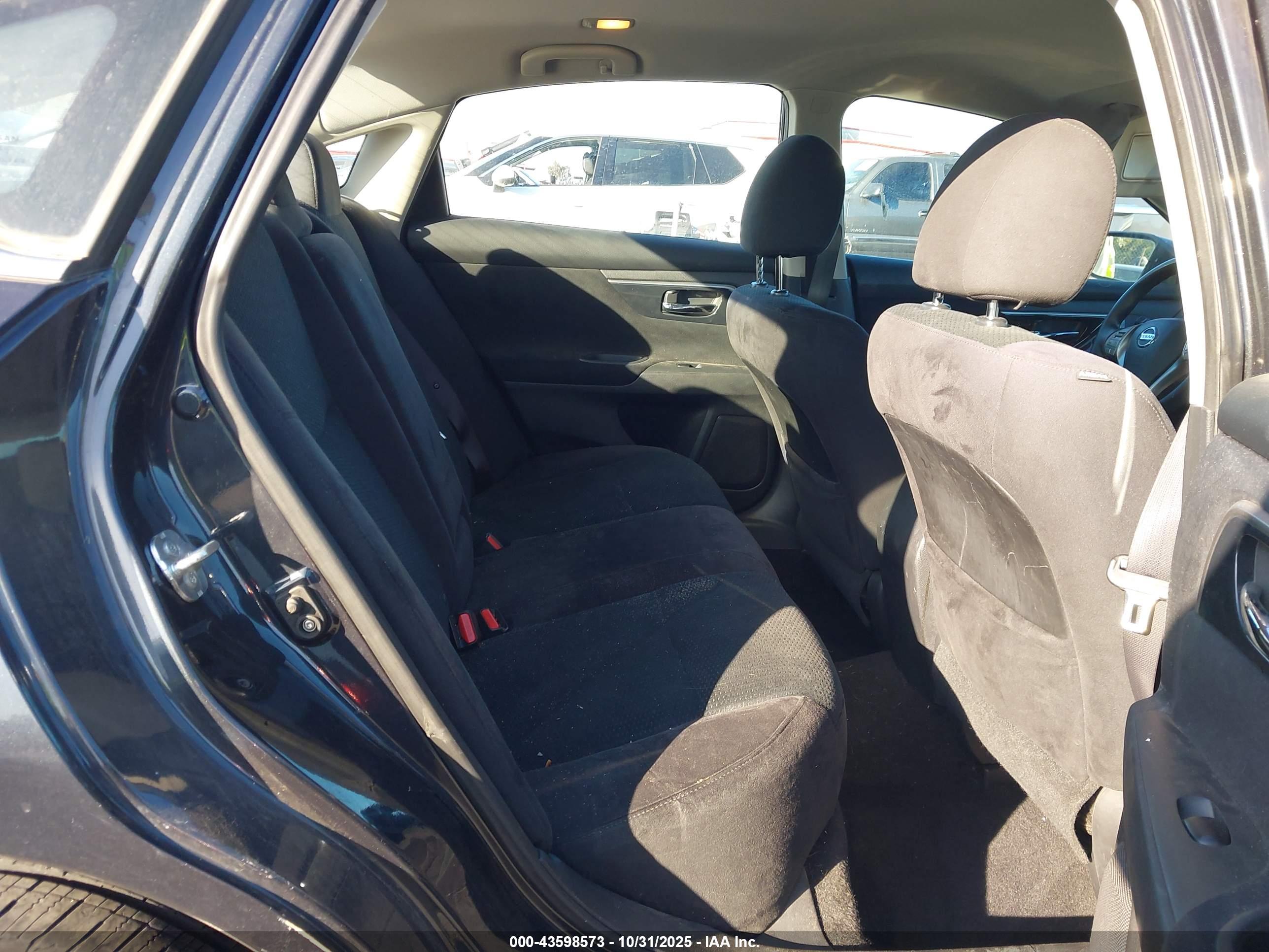 NISSAN ALTIMA image 8