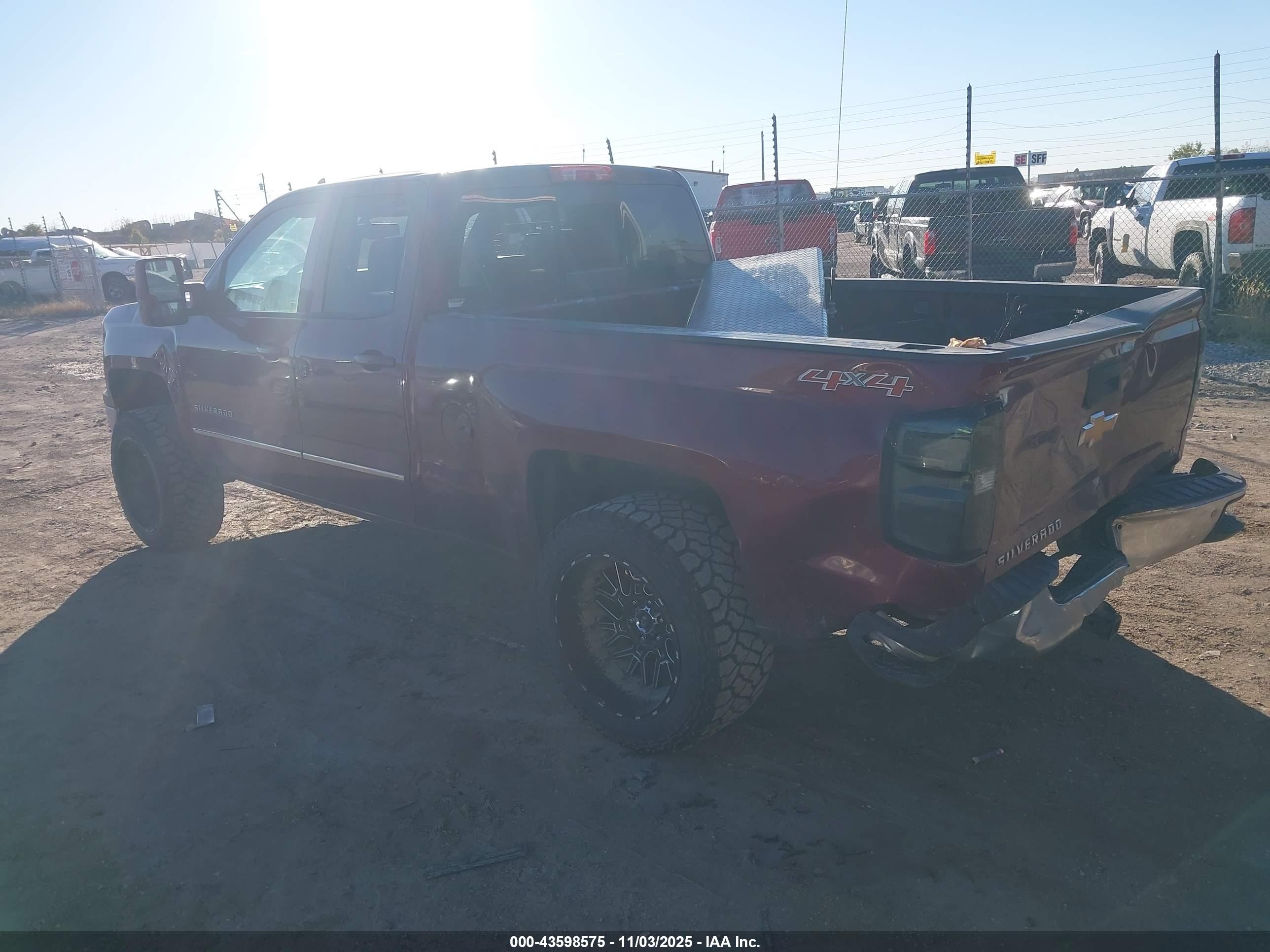 CHEVROLET SILVERADO image 3