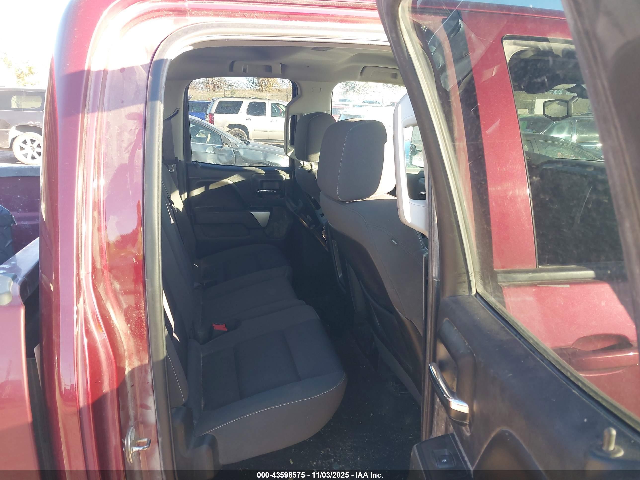CHEVROLET SILVERADO image 8