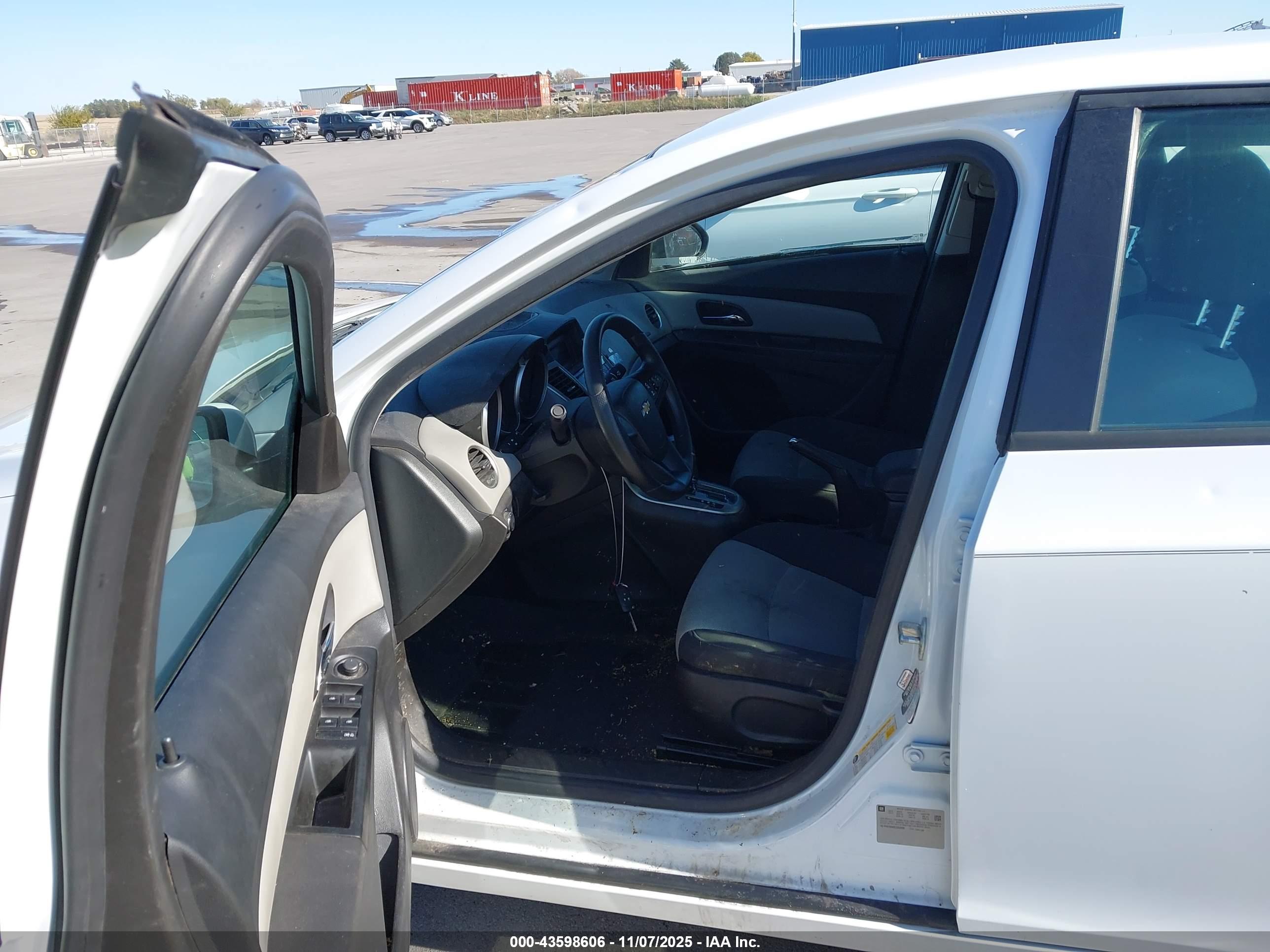 CHEVROLET CRUZE image 5