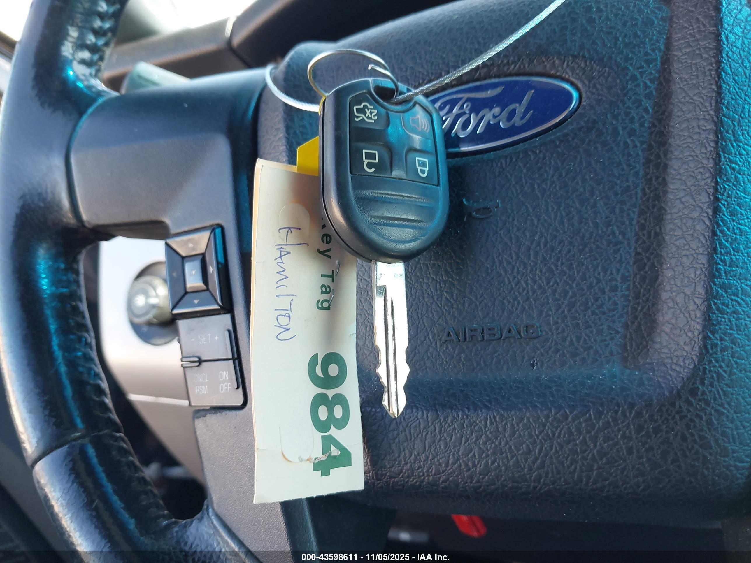 FORD EXPEDITION image 11