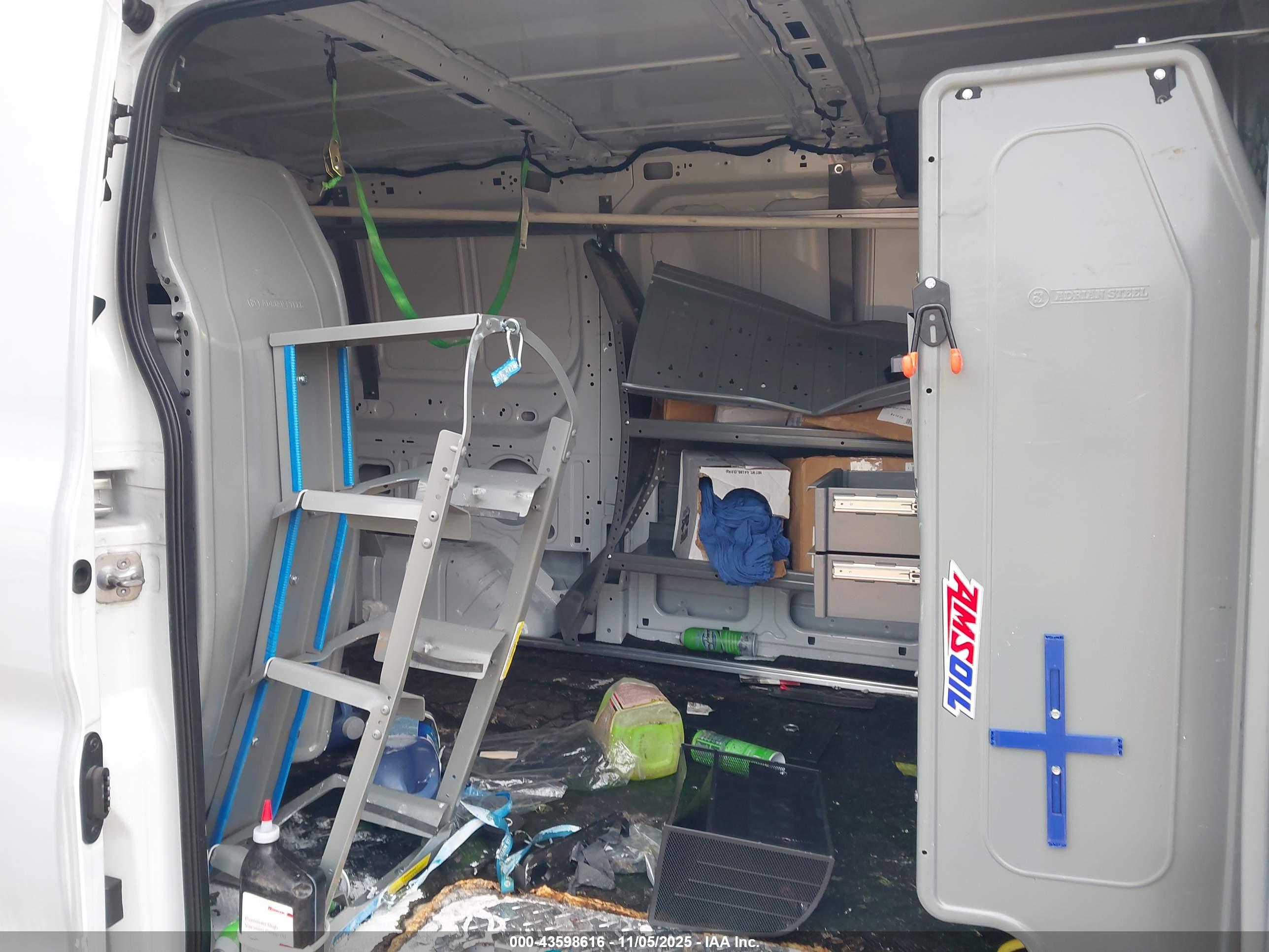 FORD TRANSIT-250 image 8